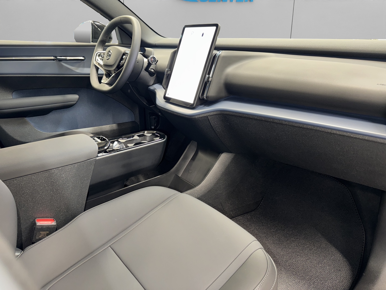 VOLVO EX30 E60 Core-image-12