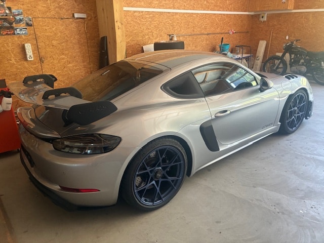 PORSCHE 718 Cayman GT4 RS PDK-image-3