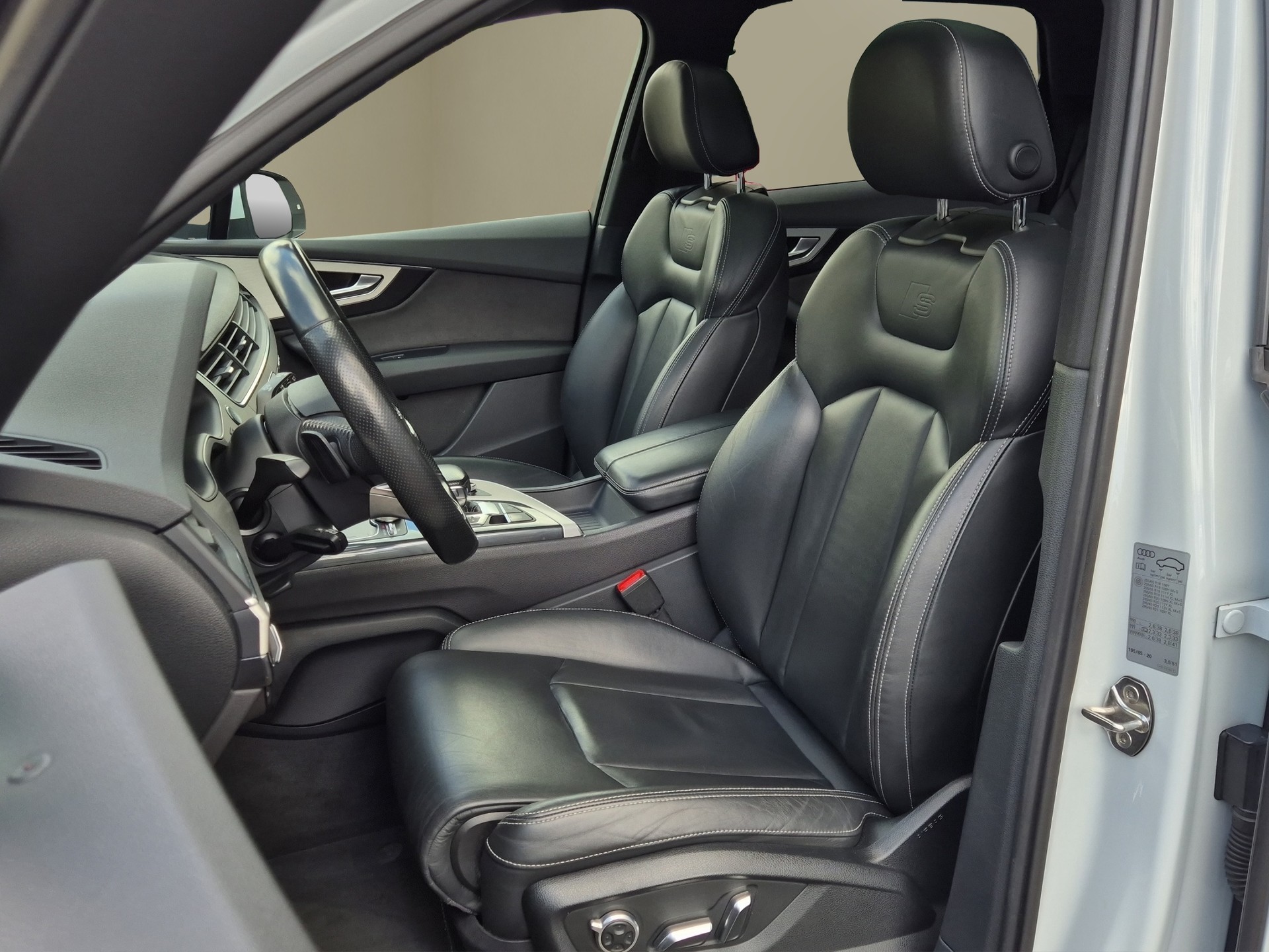 AUDI Q7 3.0 TDI quattro tiptronic-image-8