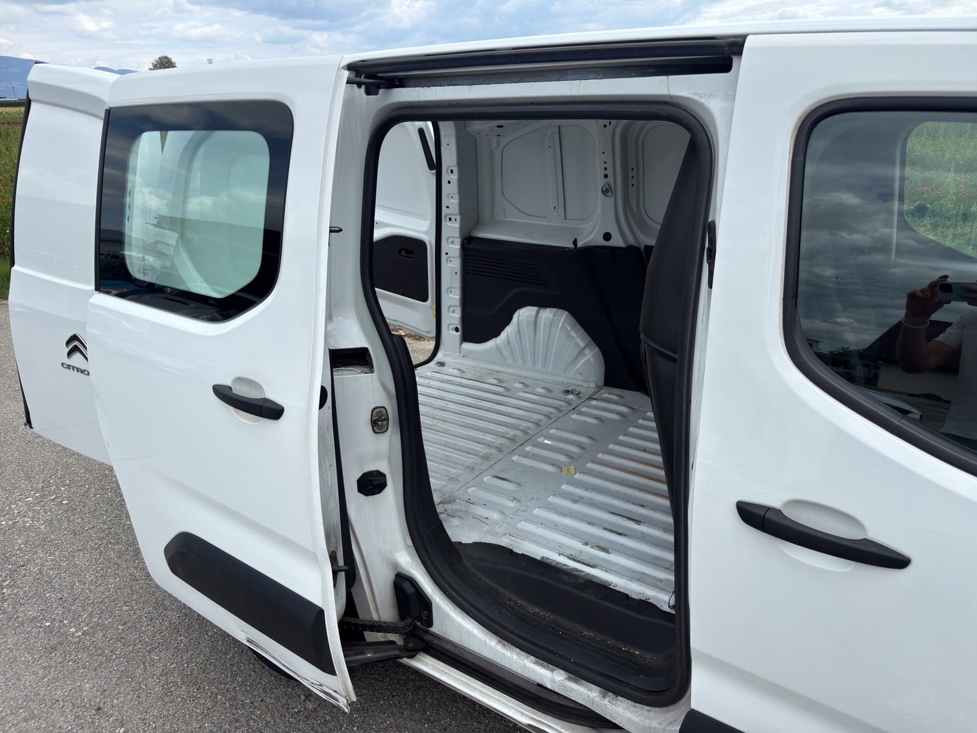 CITROEN Berlingo Van 1.5 BlueHDi 100 s/s 650kg ** 3 Plätze ** Klimaanlage ** 1. Hand **-image-8