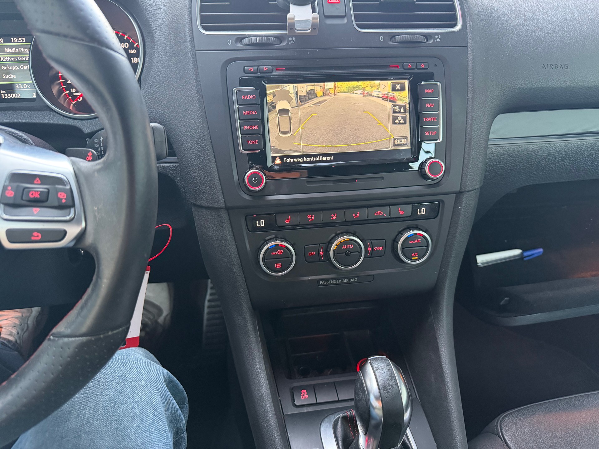 VW Golf Cabrio 2.0 TSI GTI DSG-image-10