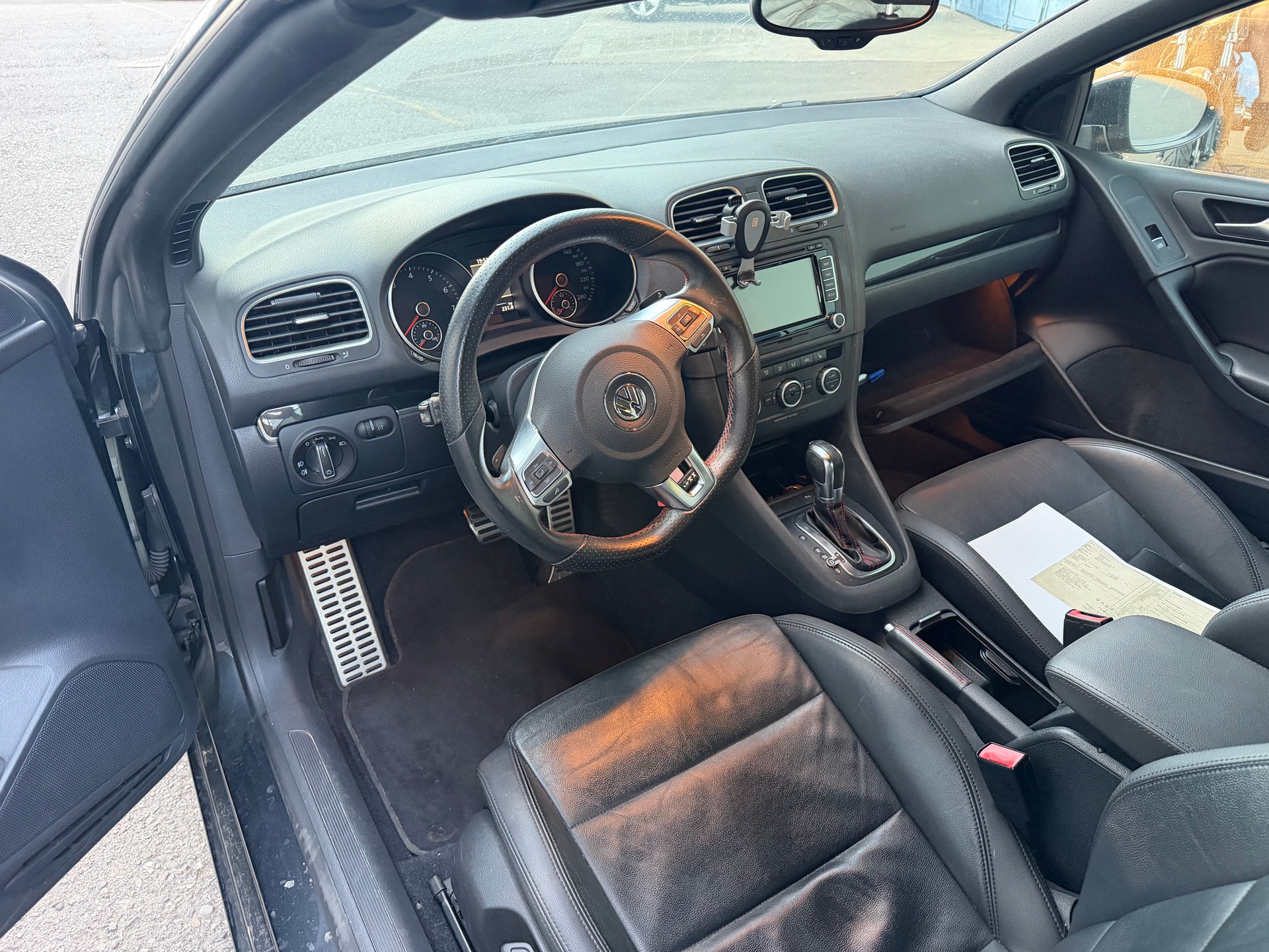 VW Golf Cabrio 2.0 TSI GTI DSG-image-1