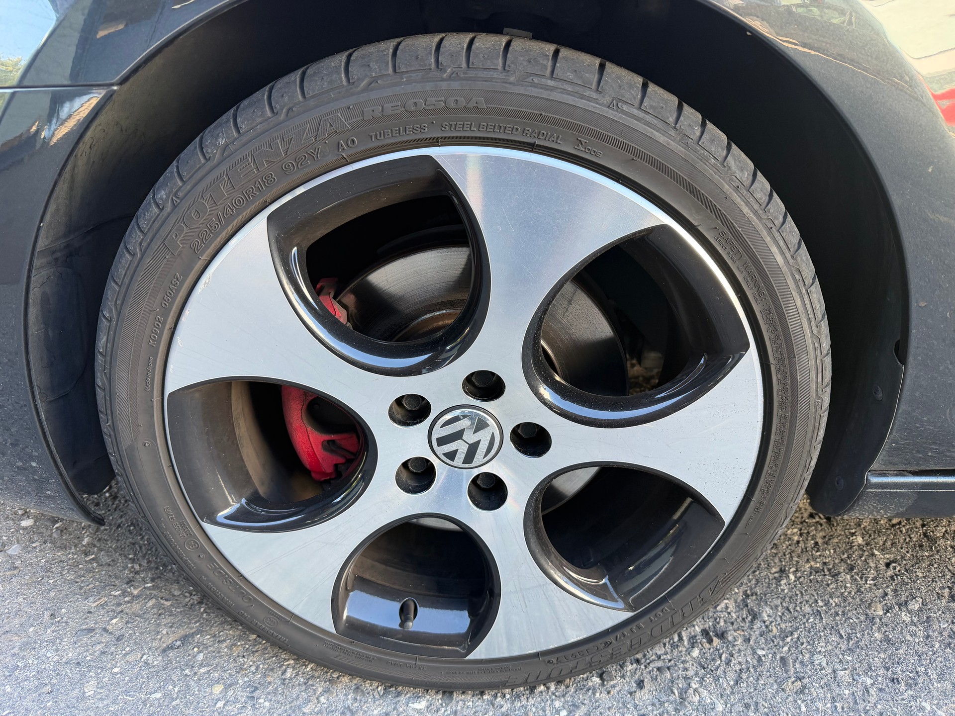 VW Golf Cabrio 2.0 TSI GTI DSG-image-3