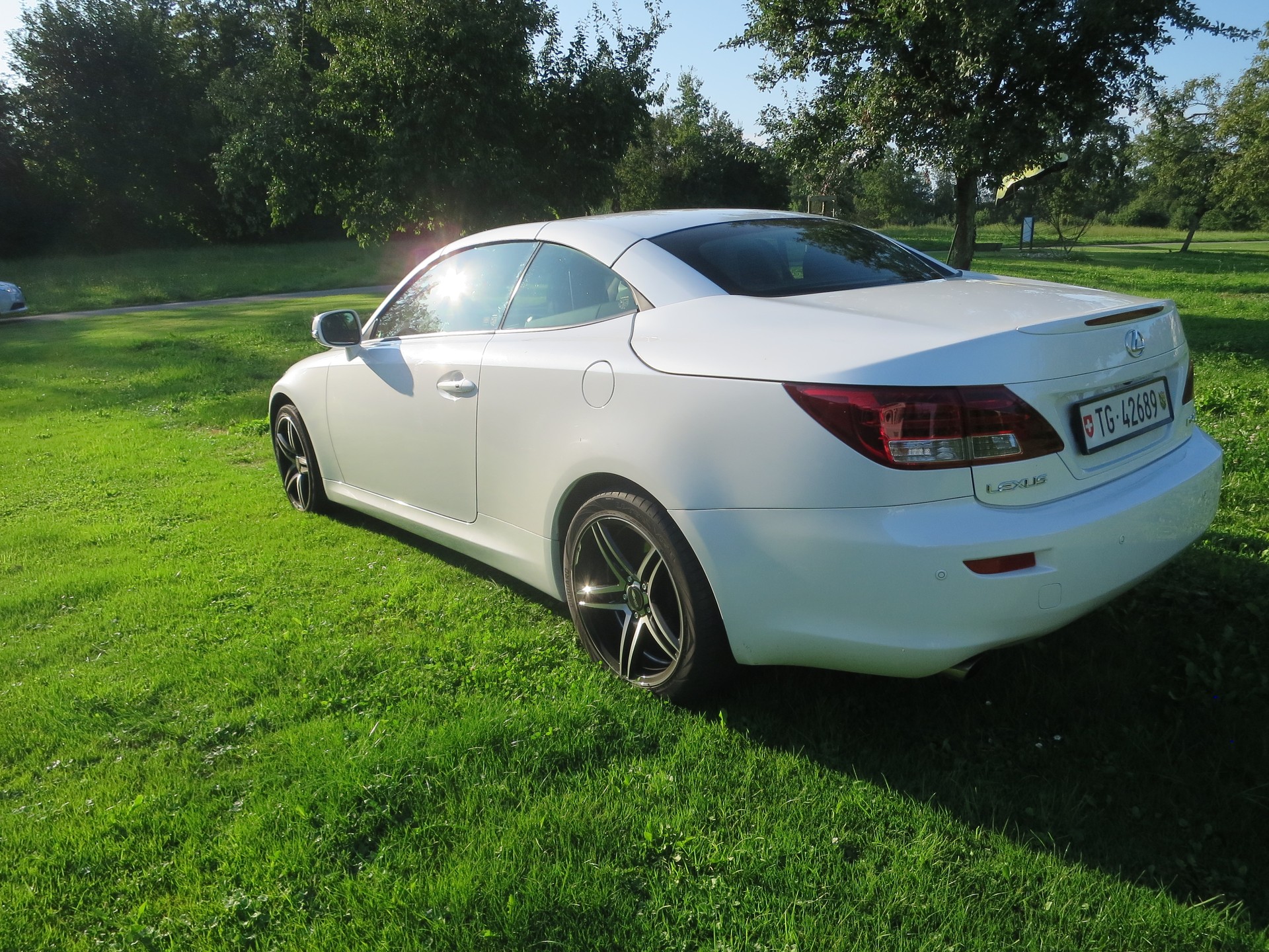 LEXUS 250C Executive-image-1
