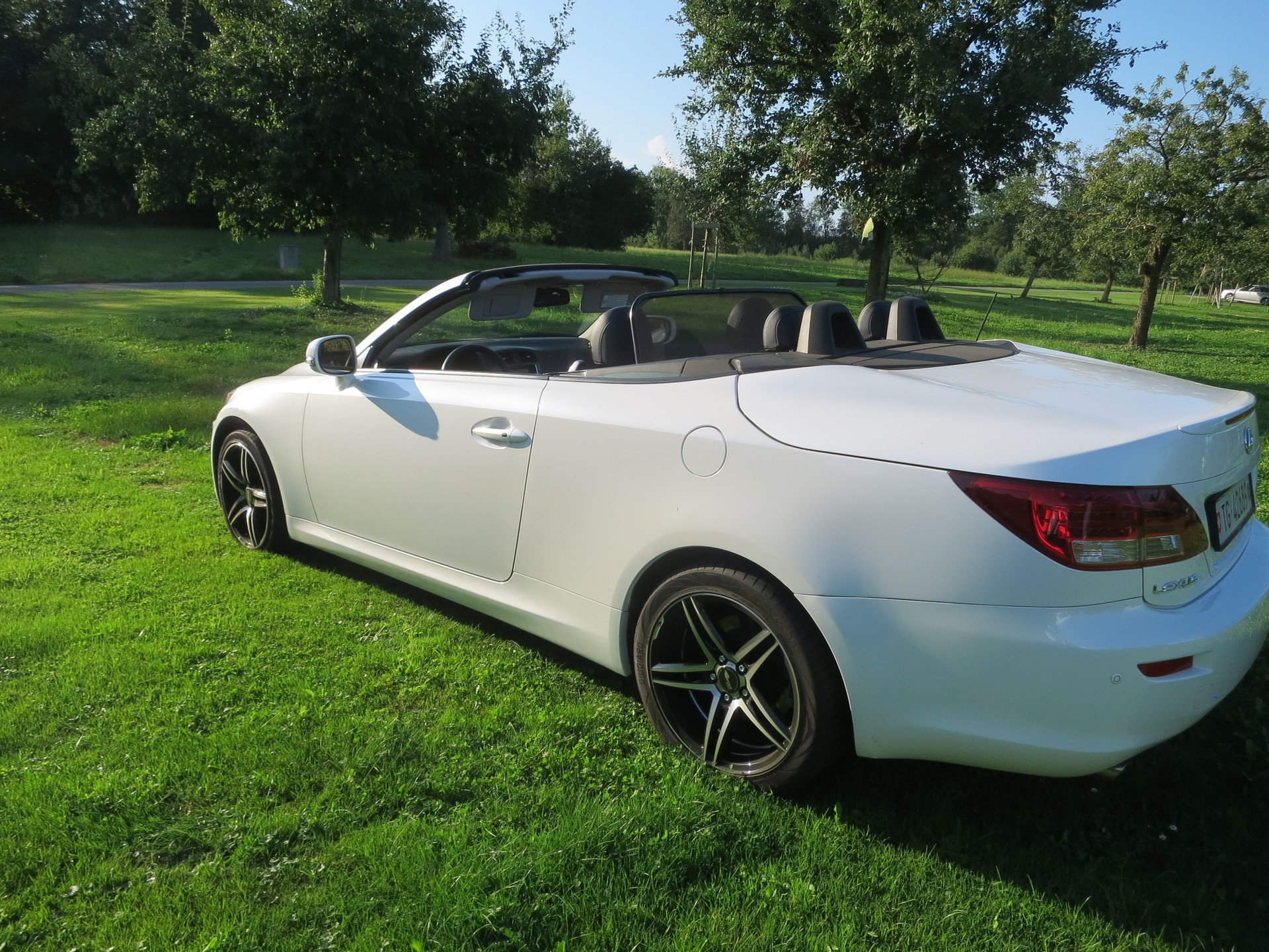 LEXUS 250C Executive-image-3