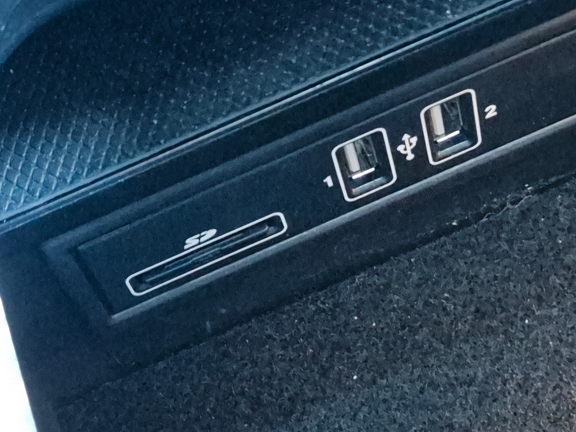 MERCEDES-BENZ C 250 d 4Matic 9G-Tronic-image-19