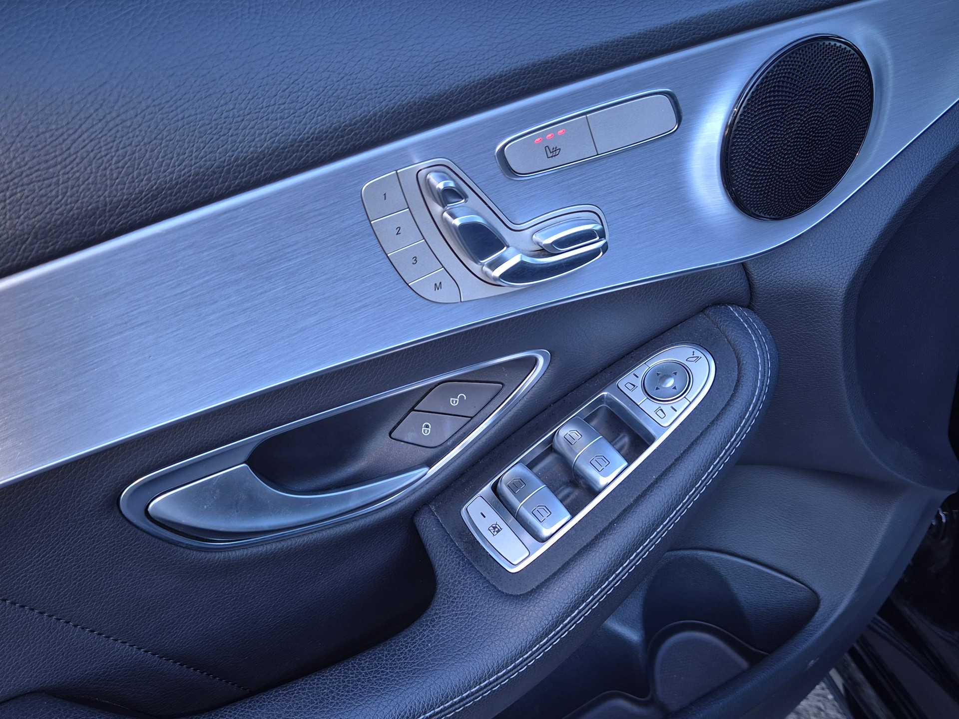 MERCEDES-BENZ C 250 d 4Matic 9G-Tronic-image-18