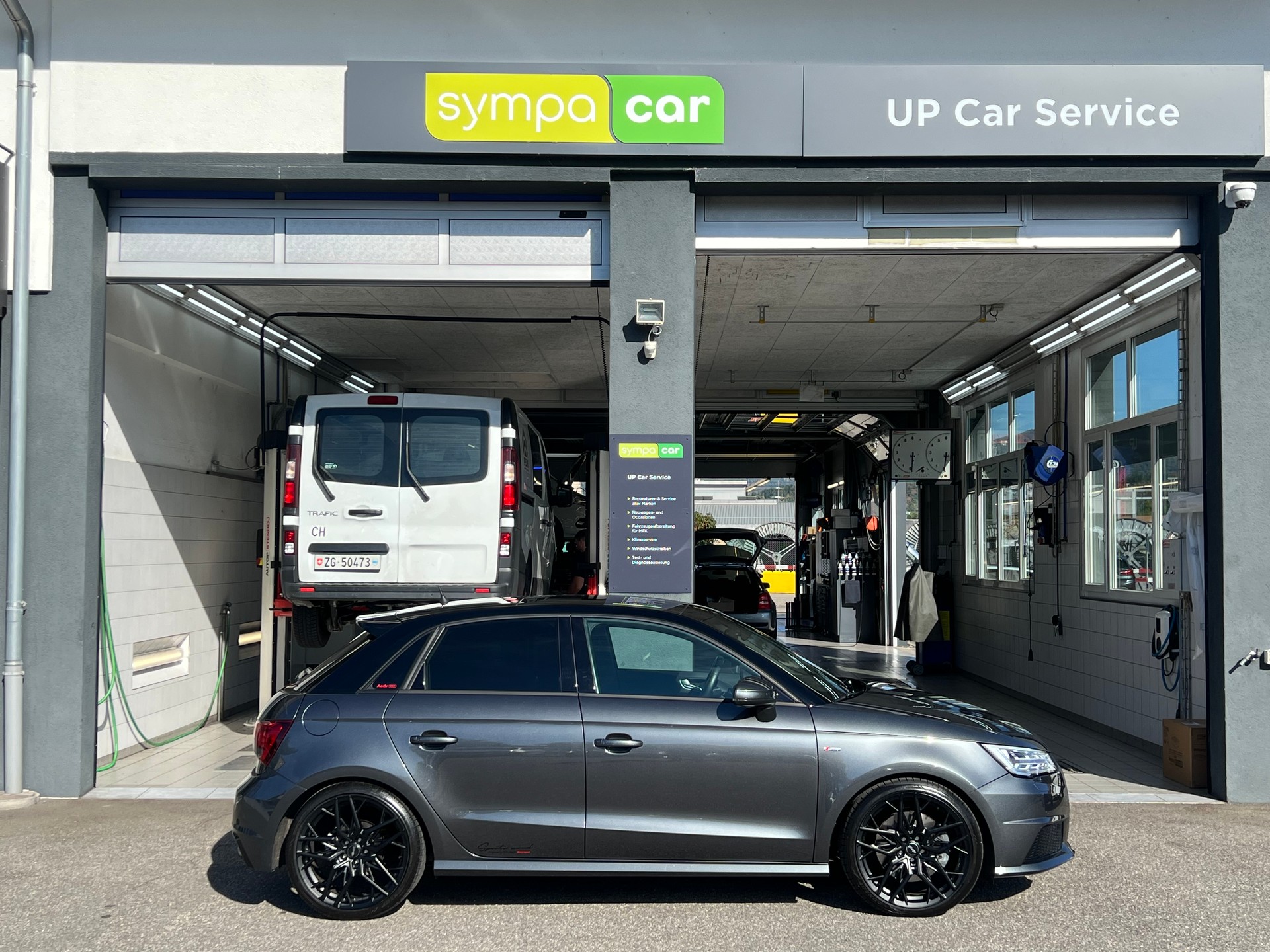 AUDI A1 Sportback 1.8 TFSI Sport S-Tronic * S-Line *-showroom-element-3