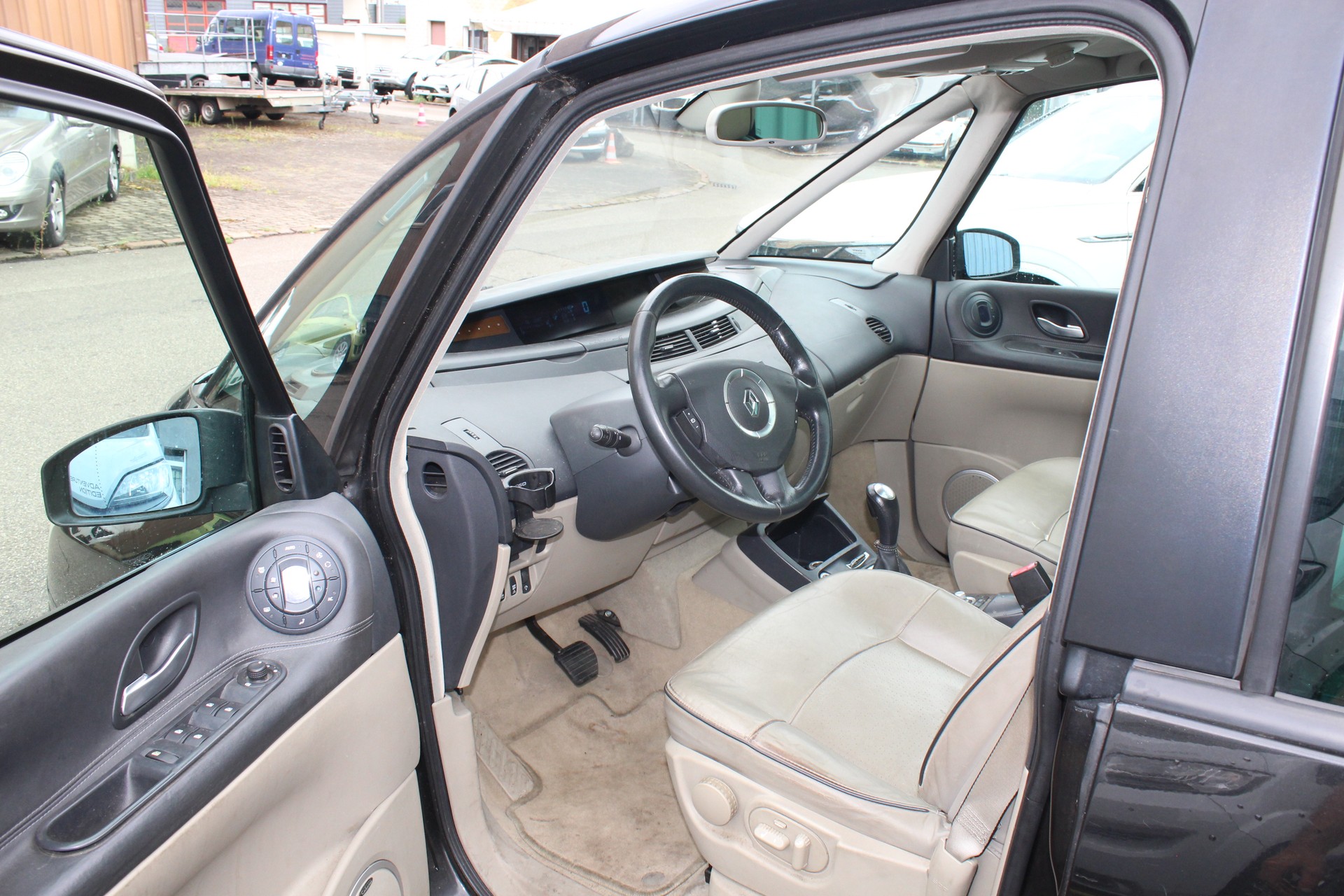 RENAULT Grand Espace 3.5 V6 Initiale Automatic-image-2