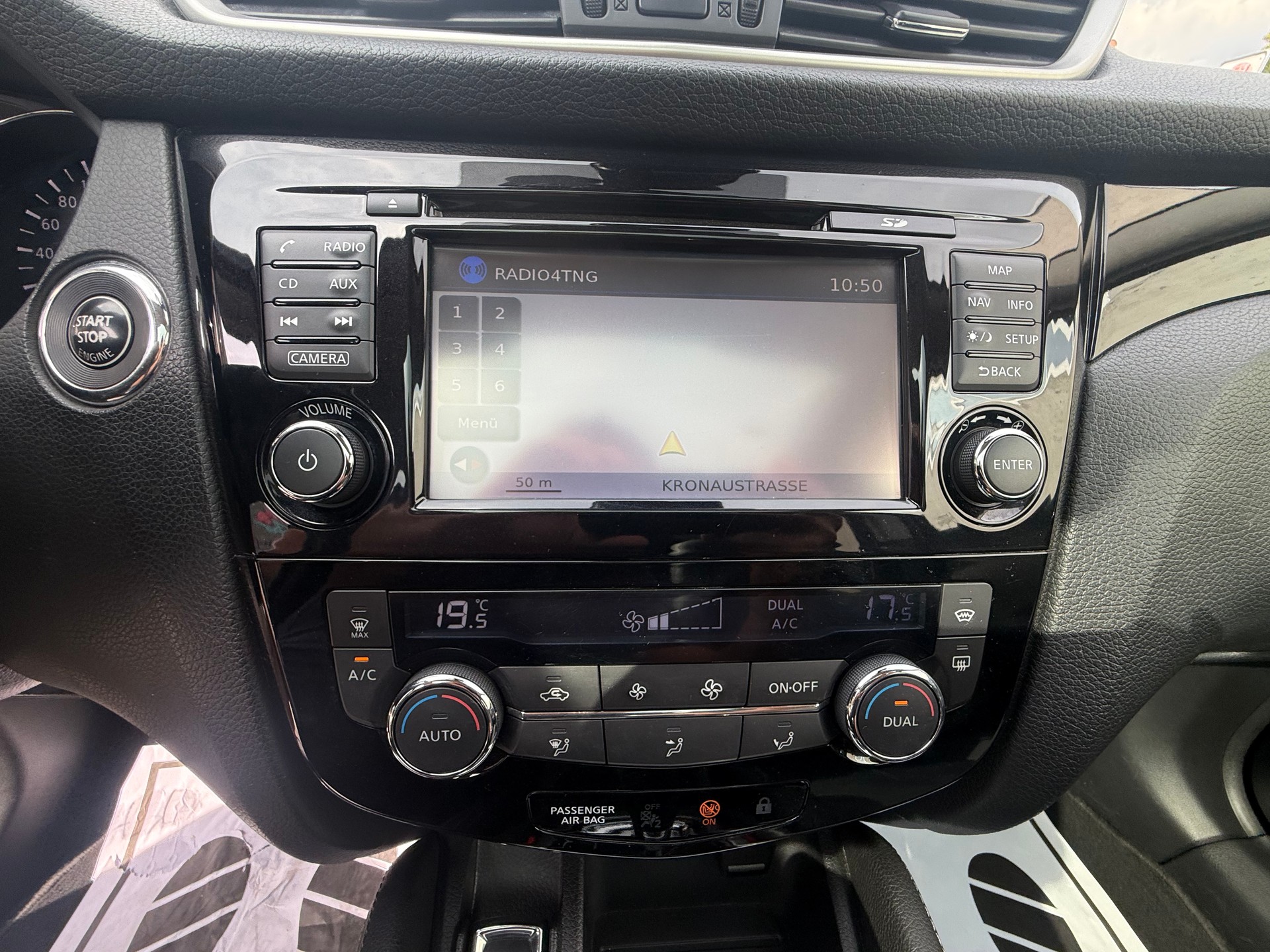 NISSAN Qashqai 1.6 dCi tekna Xtronic CVT-image-11