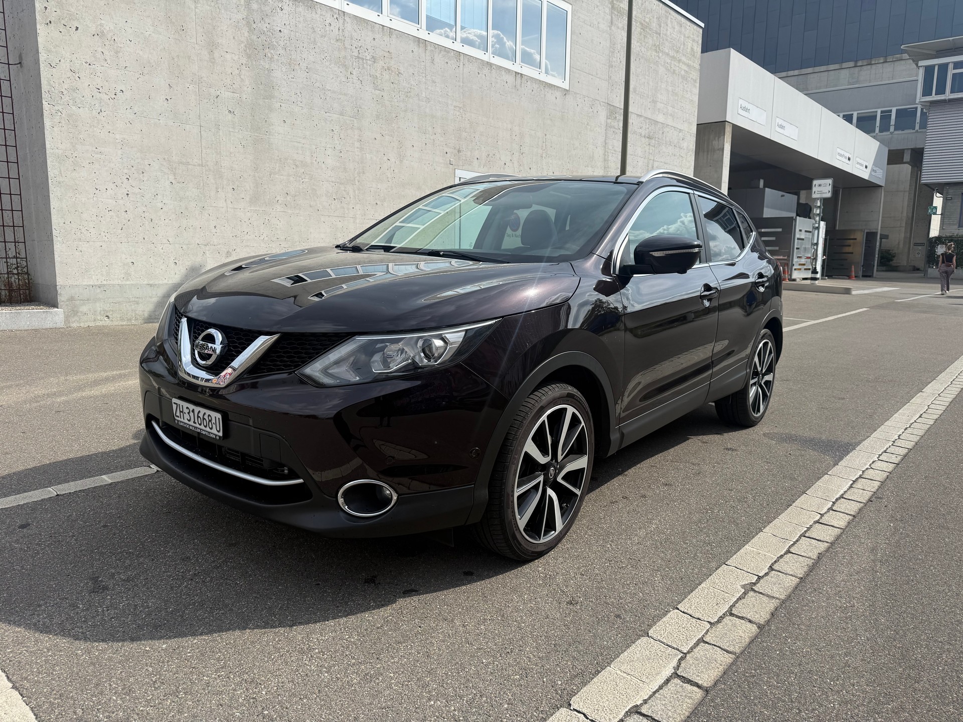 NISSAN Qashqai 1.6 dCi tekna Xtronic CVT-image-0