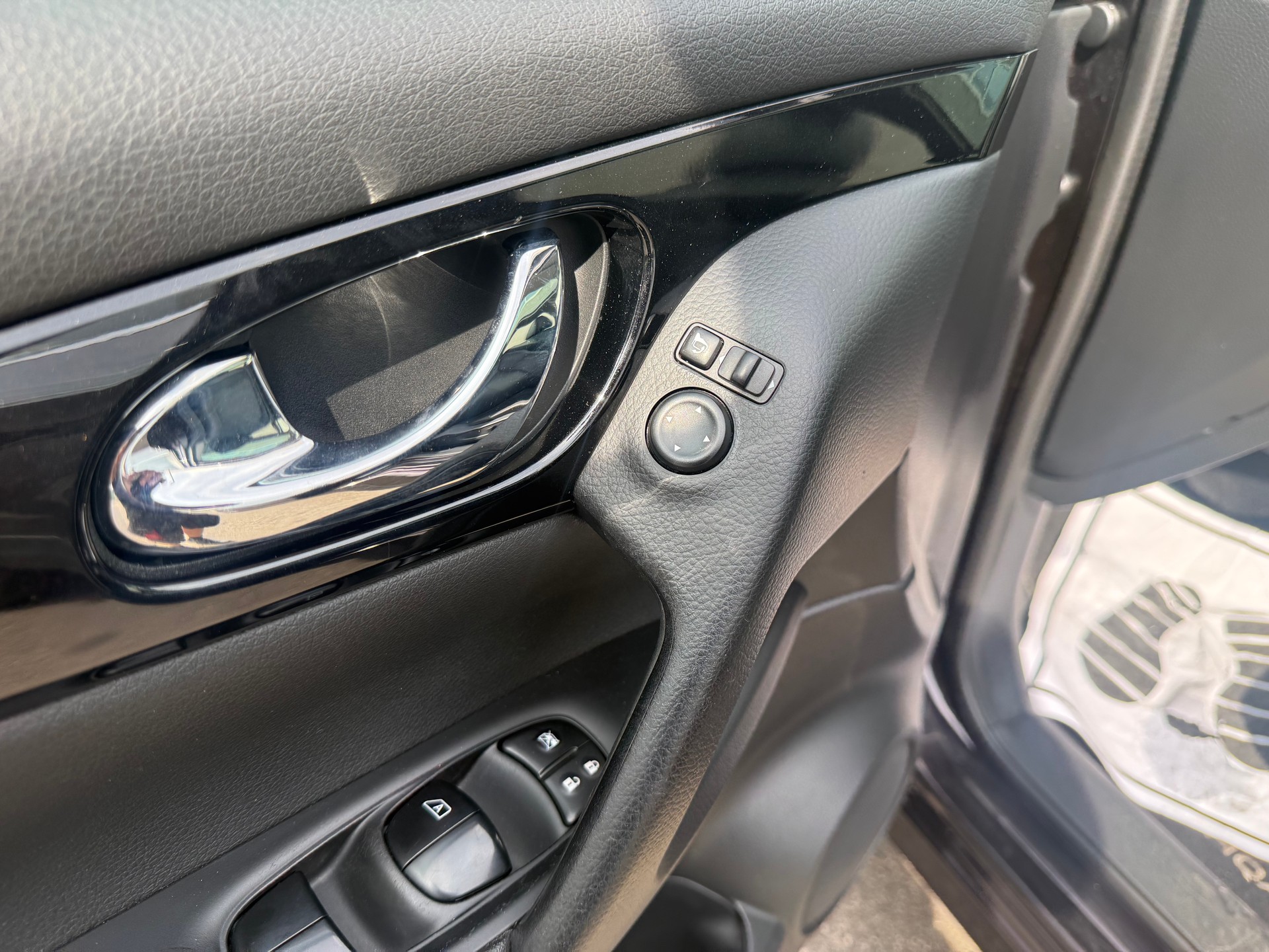 NISSAN Qashqai 1.6 dCi tekna Xtronic CVT-image-6