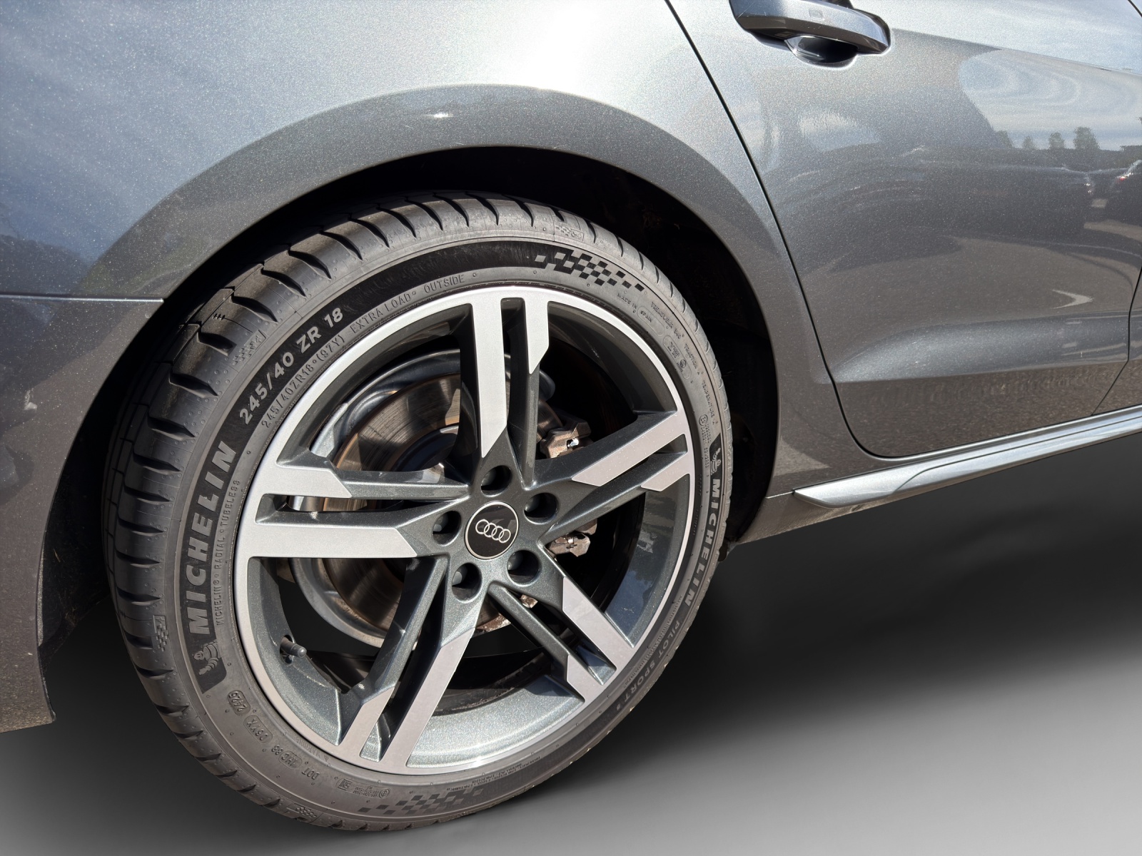AUDI A4 Avant 40 TFSI S line S-tronic quattro-image-13