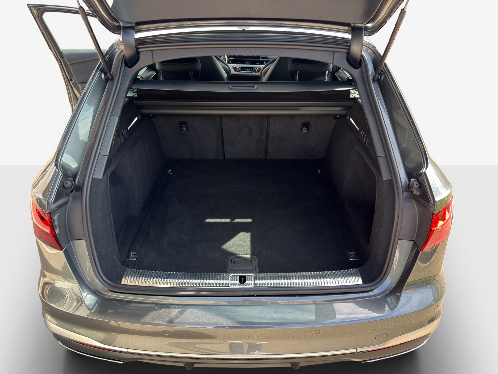 AUDI A4 Avant 40 TFSI S line S-tronic quattro-image-12