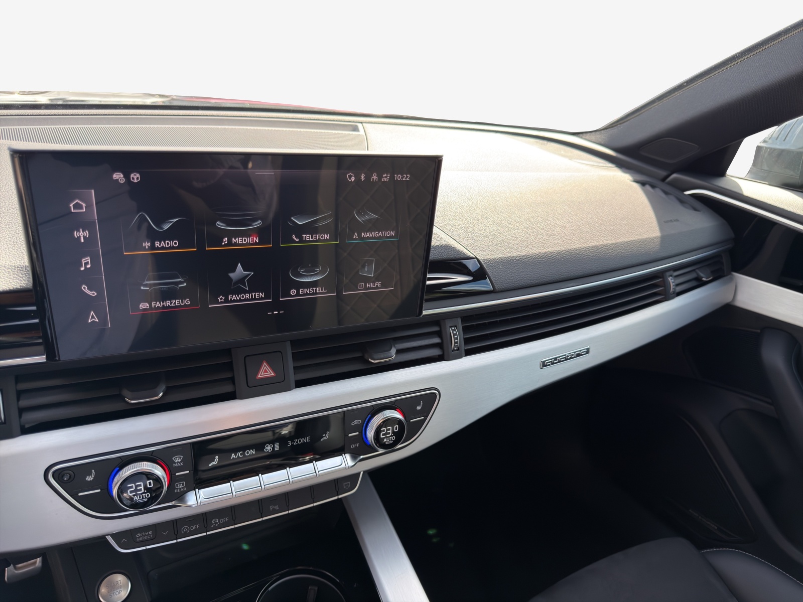 AUDI A4 Avant 40 TFSI S line S-tronic quattro-image-10