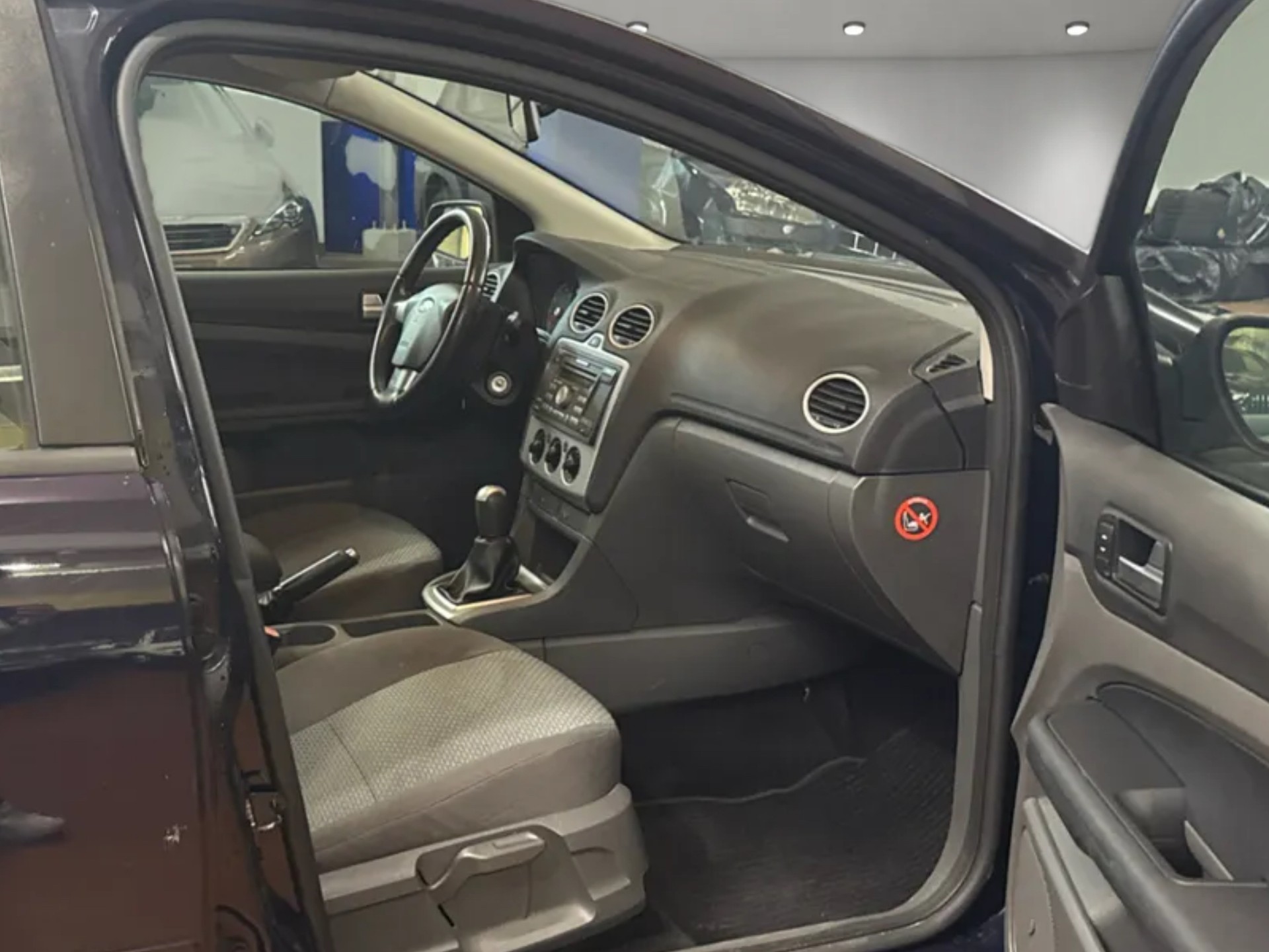 FORD Focus 1.6i VCT Titanium-image-10