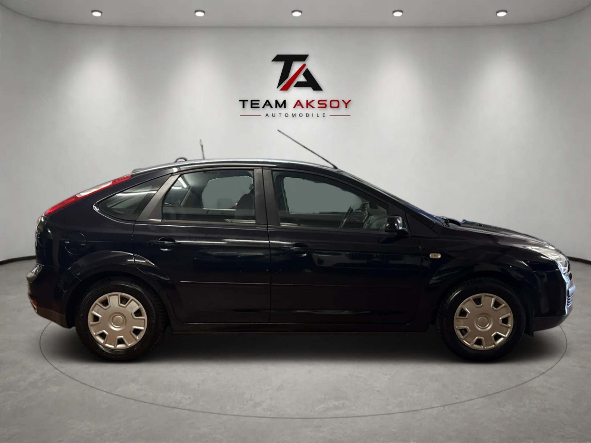 FORD Focus 1.6i VCT Titanium-image-3