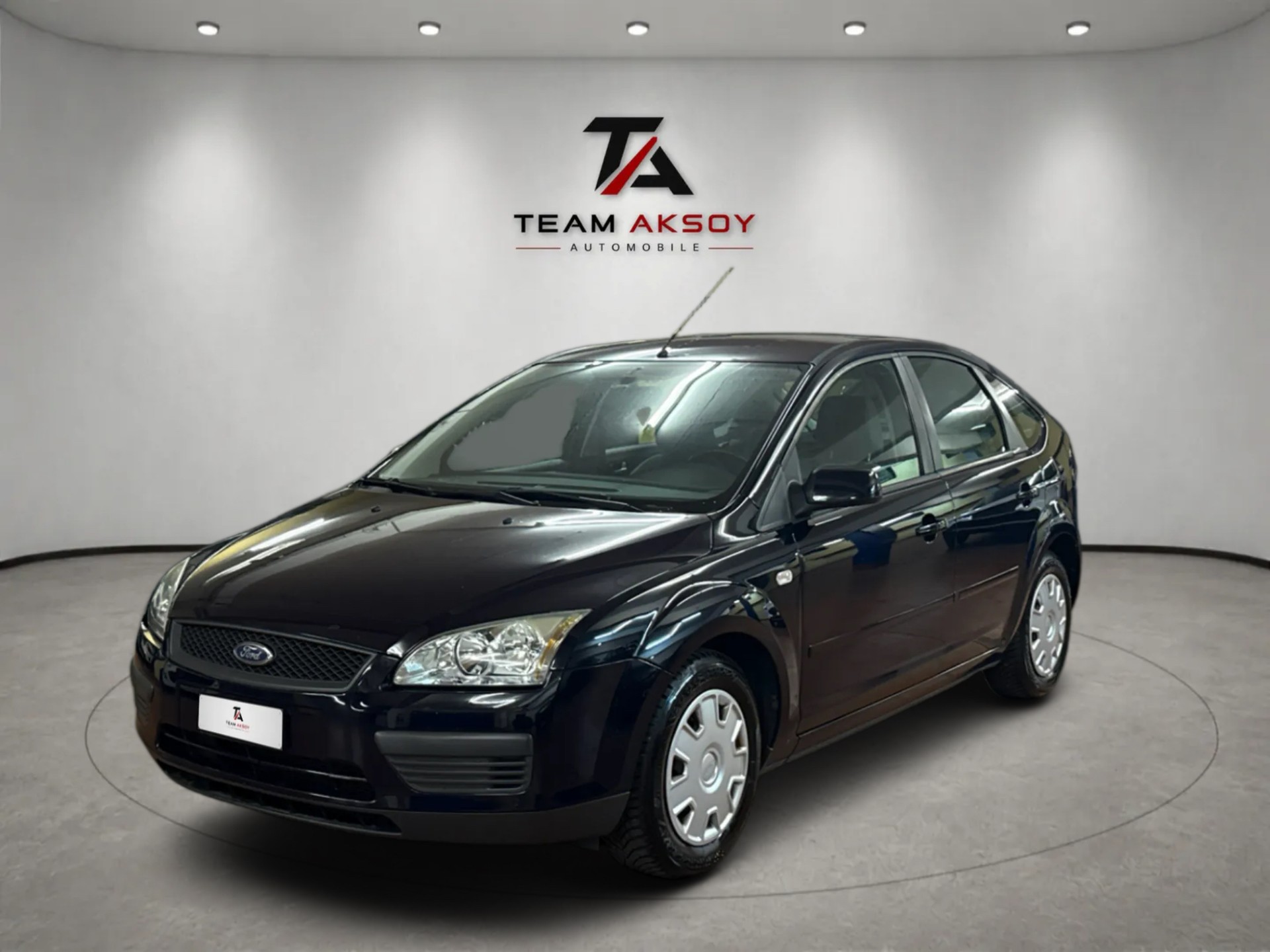 FORD Focus 1.6i VCT Titanium-image-0