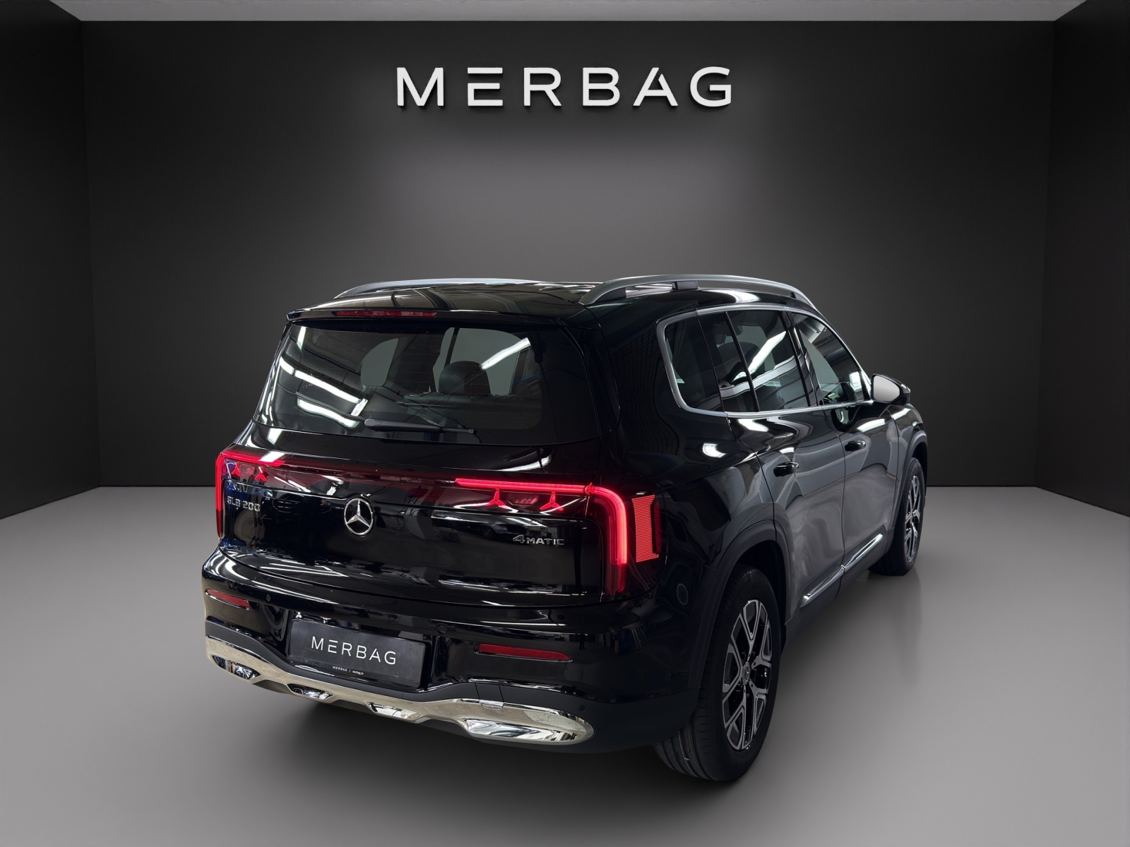 MERCEDES-BENZ GLB 200 4Matic 8G-Tronic-image-4