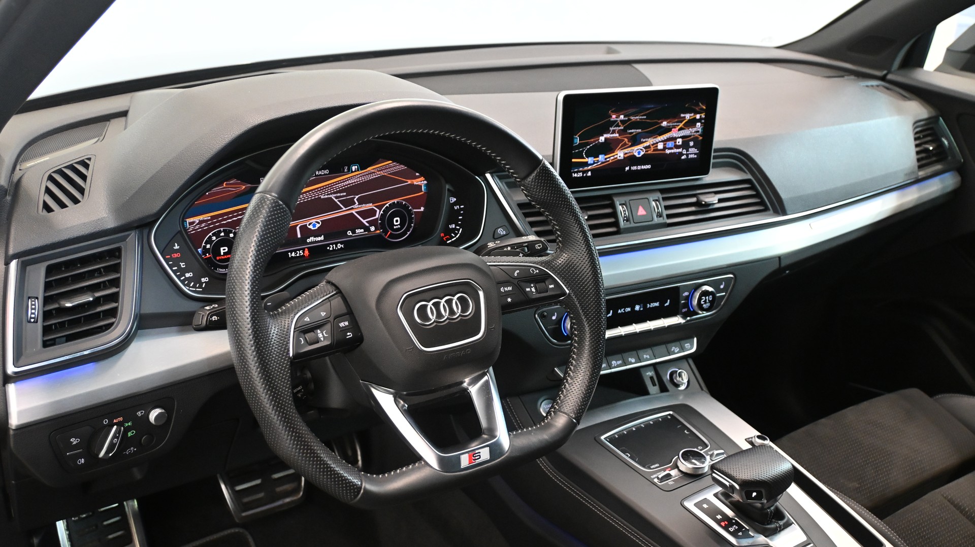 AUDI Q5 45 TFSI sport quattro S-tronic-image-2