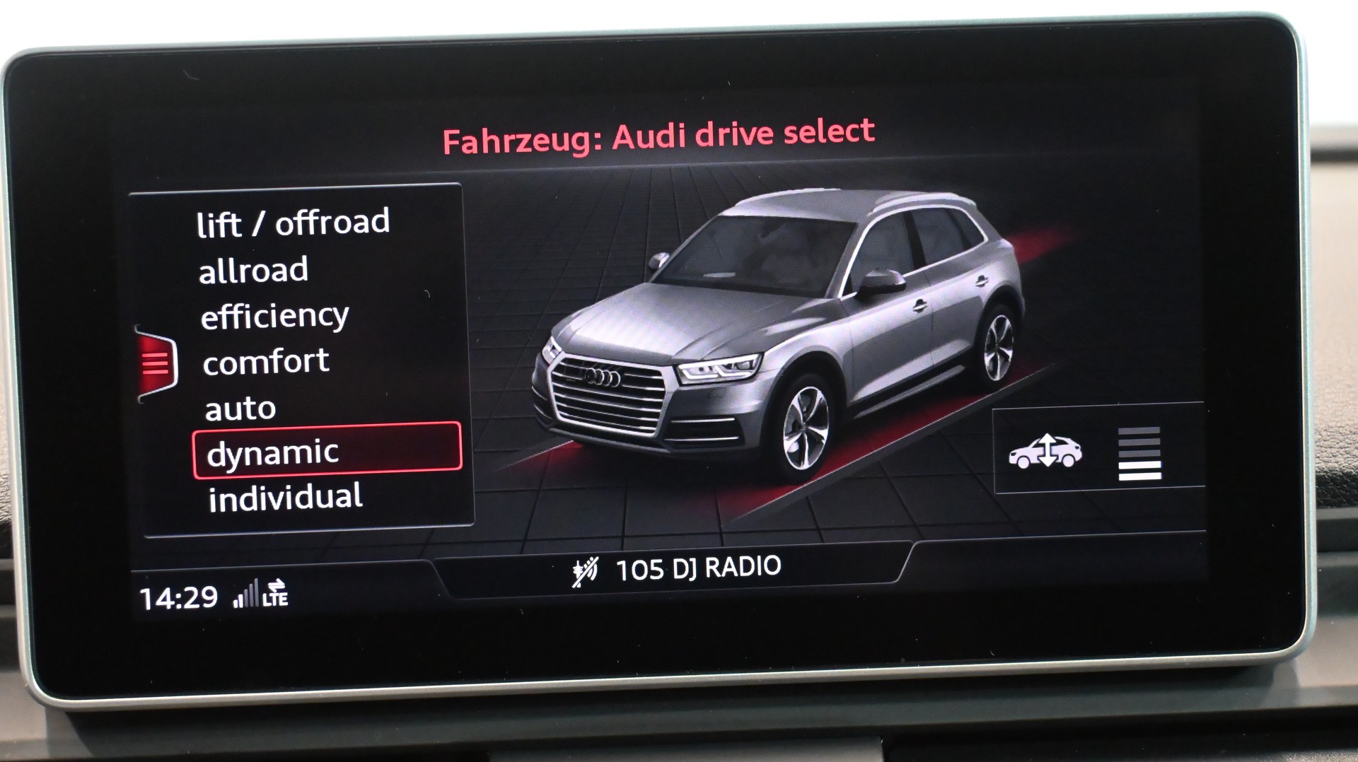 AUDI Q5 45 TFSI sport quattro S-tronic-image-12