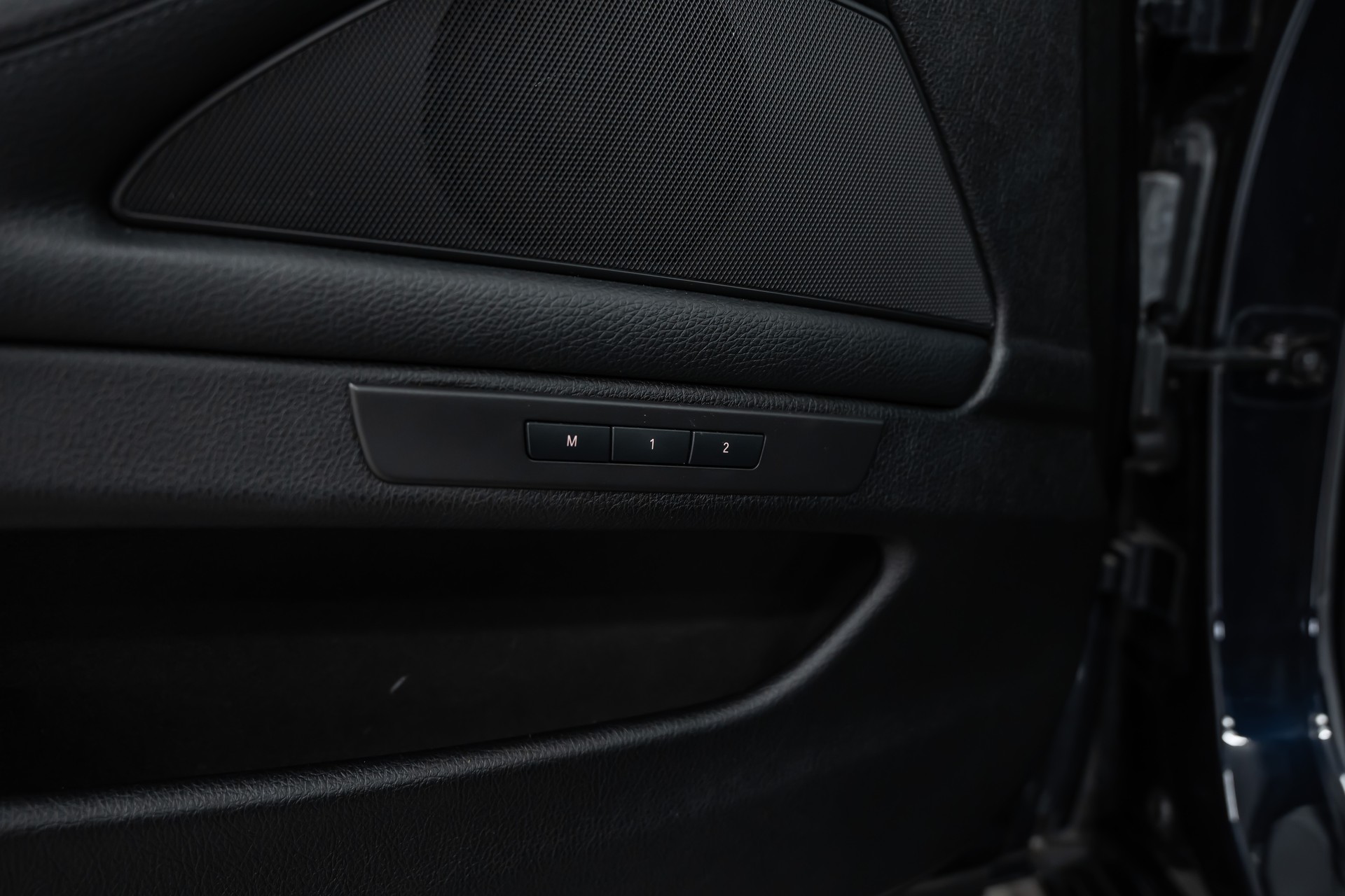 BMW 535d Touring xDrive Steptronic *Shadowline*Panorama*Leder*Head-Up*AHK*-image-24