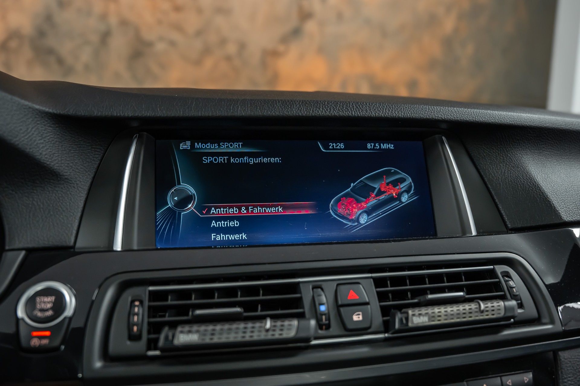 BMW 535d Touring xDrive Steptronic *Shadowline*Panorama*Leder*Head-Up*AHK*-image-29