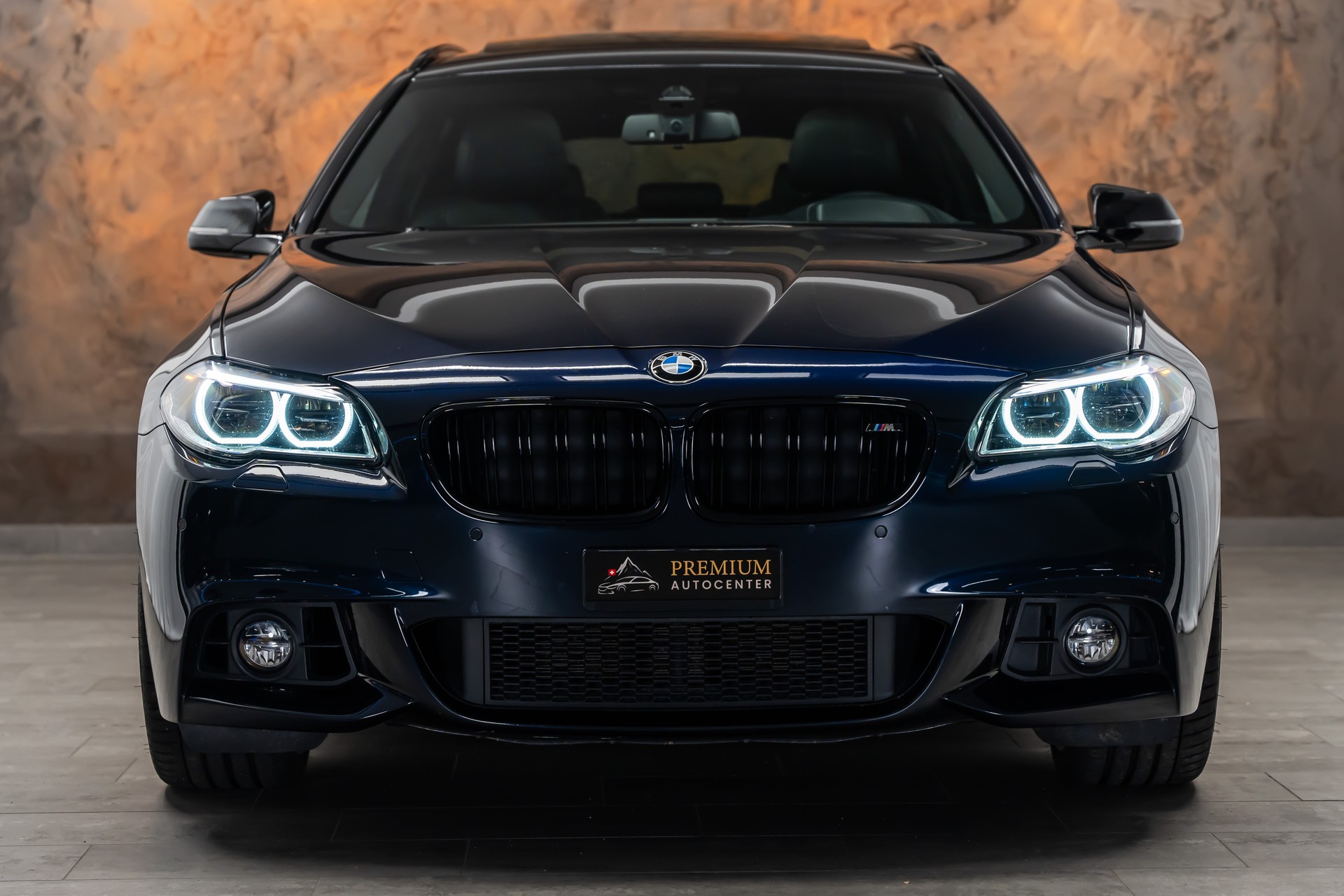 BMW 535d Touring xDrive Steptronic *Shadowline*Panorama*Leder*Head-Up*AHK*-image-2