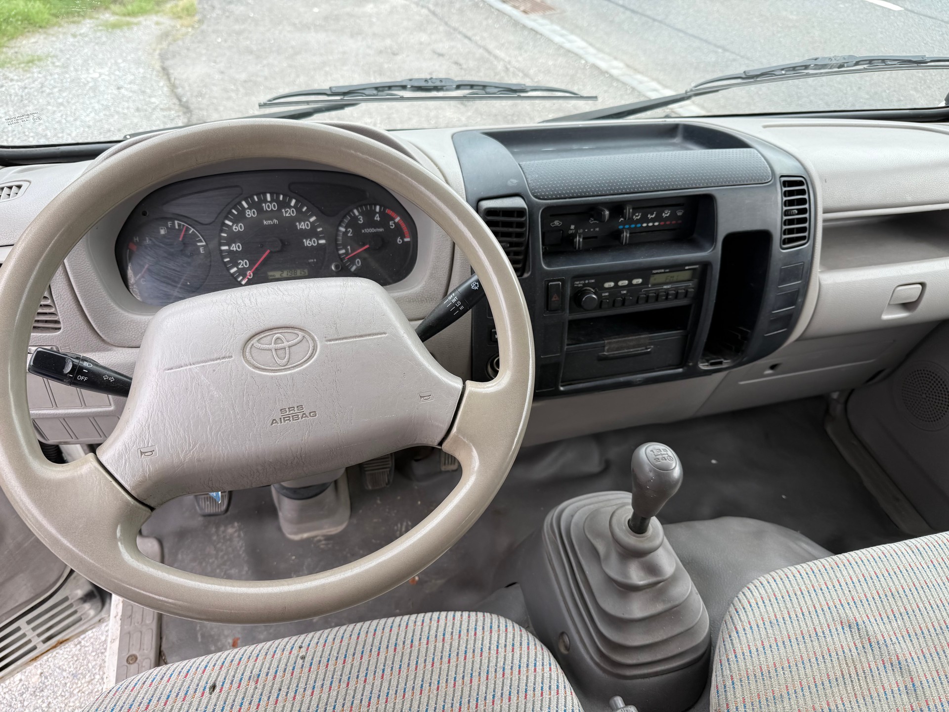 TOYOTA Dyna 100 2.5 D-4D-image-9