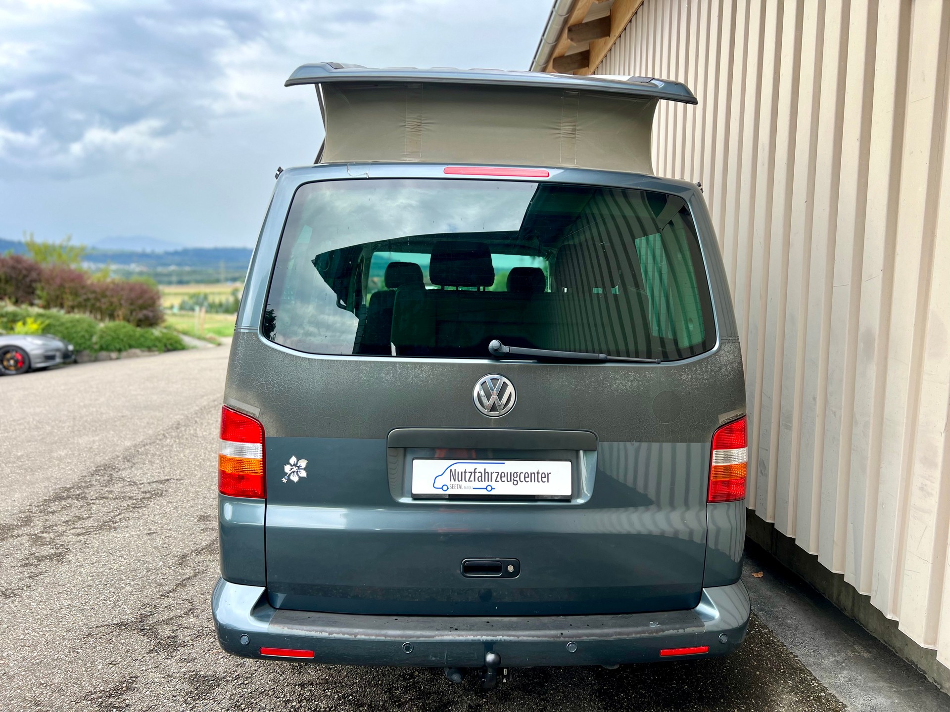 VW T5 California 1,9 TD 135PS Beach Travel by Nutzfahrzeugcenter Seetal "STANDHEIZUNG"-image-2