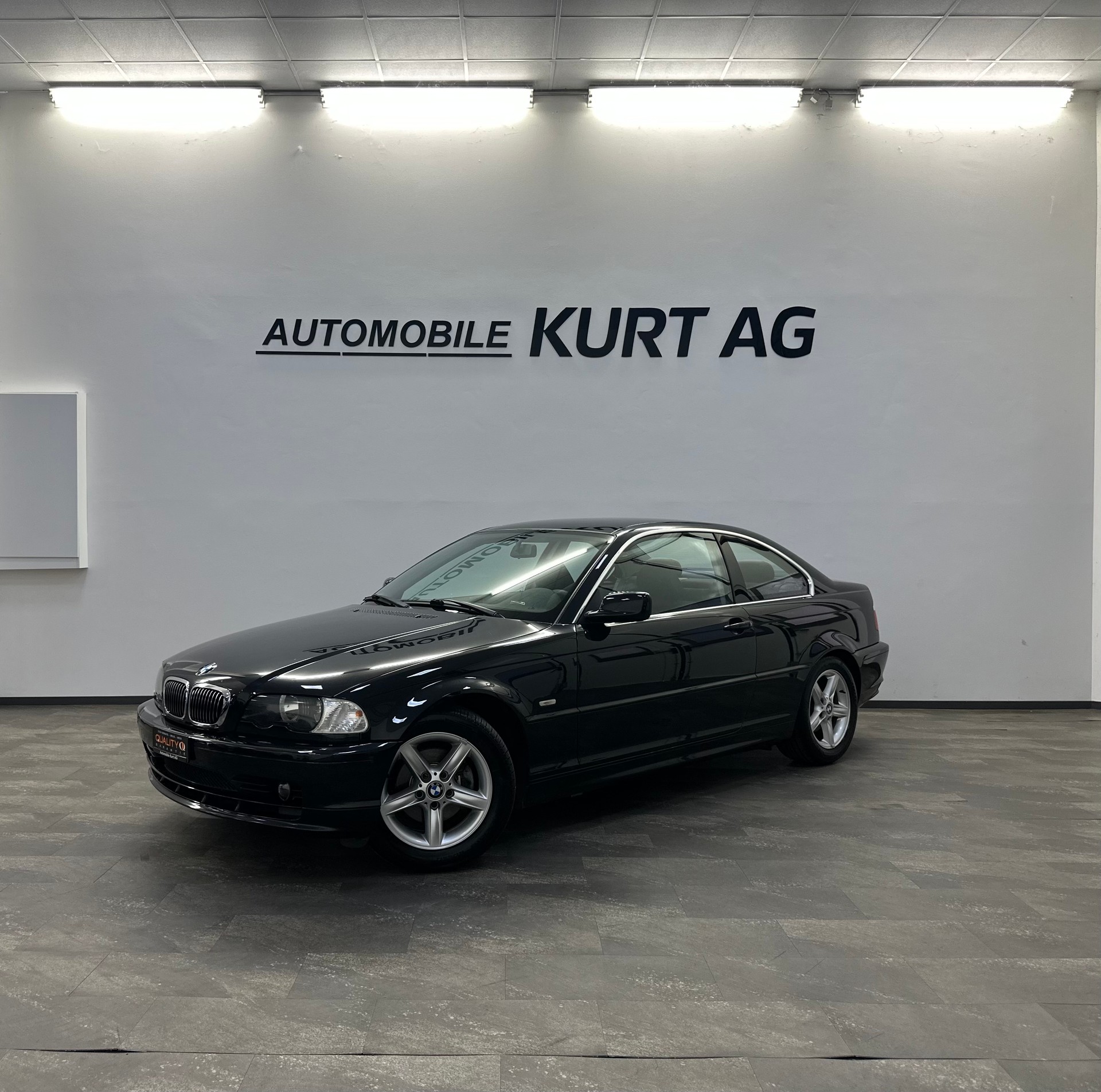 BMW 323Ci Coupé-image-0