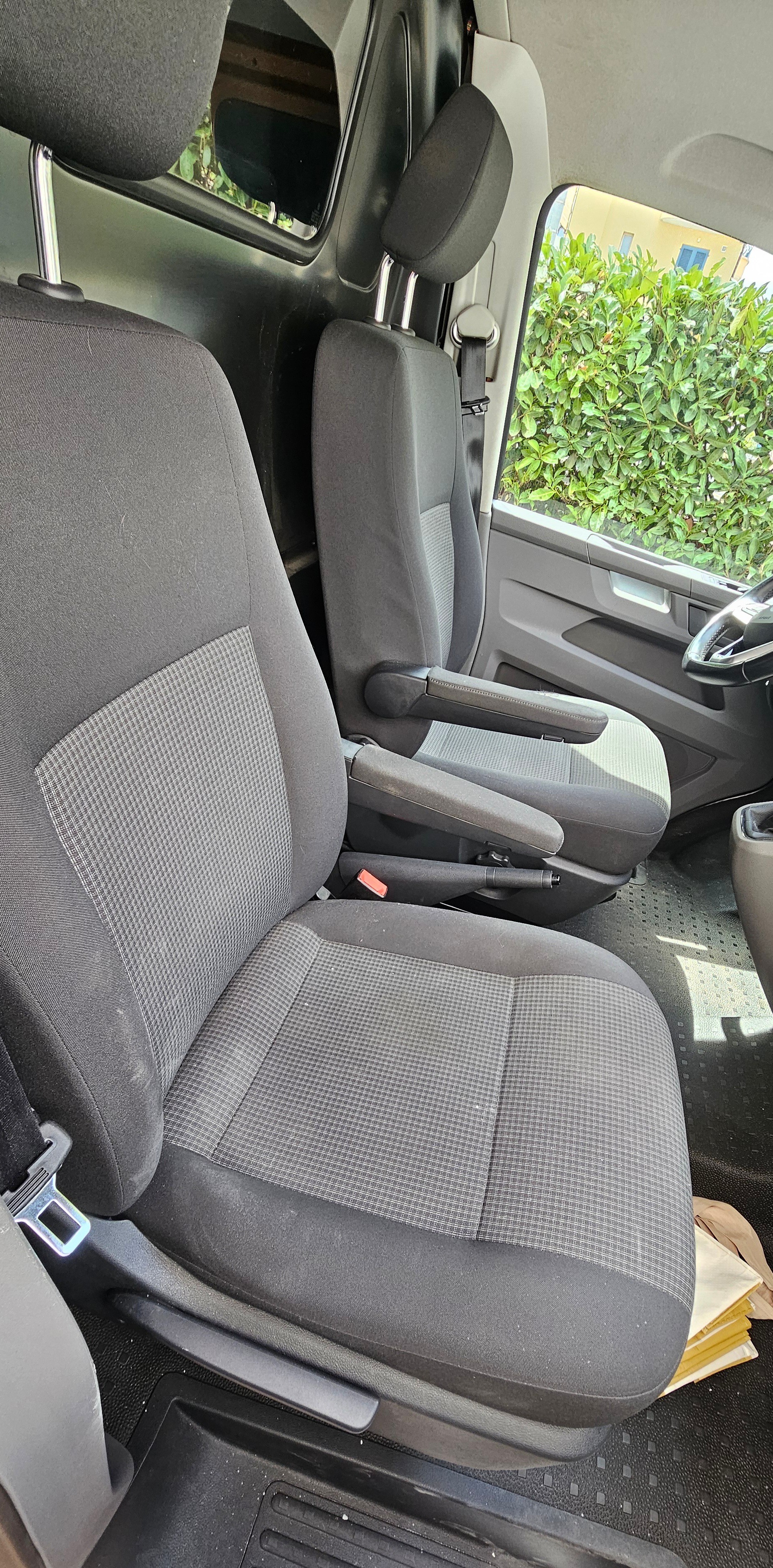 VW T6.1 2.0 TDI Entry-image-11