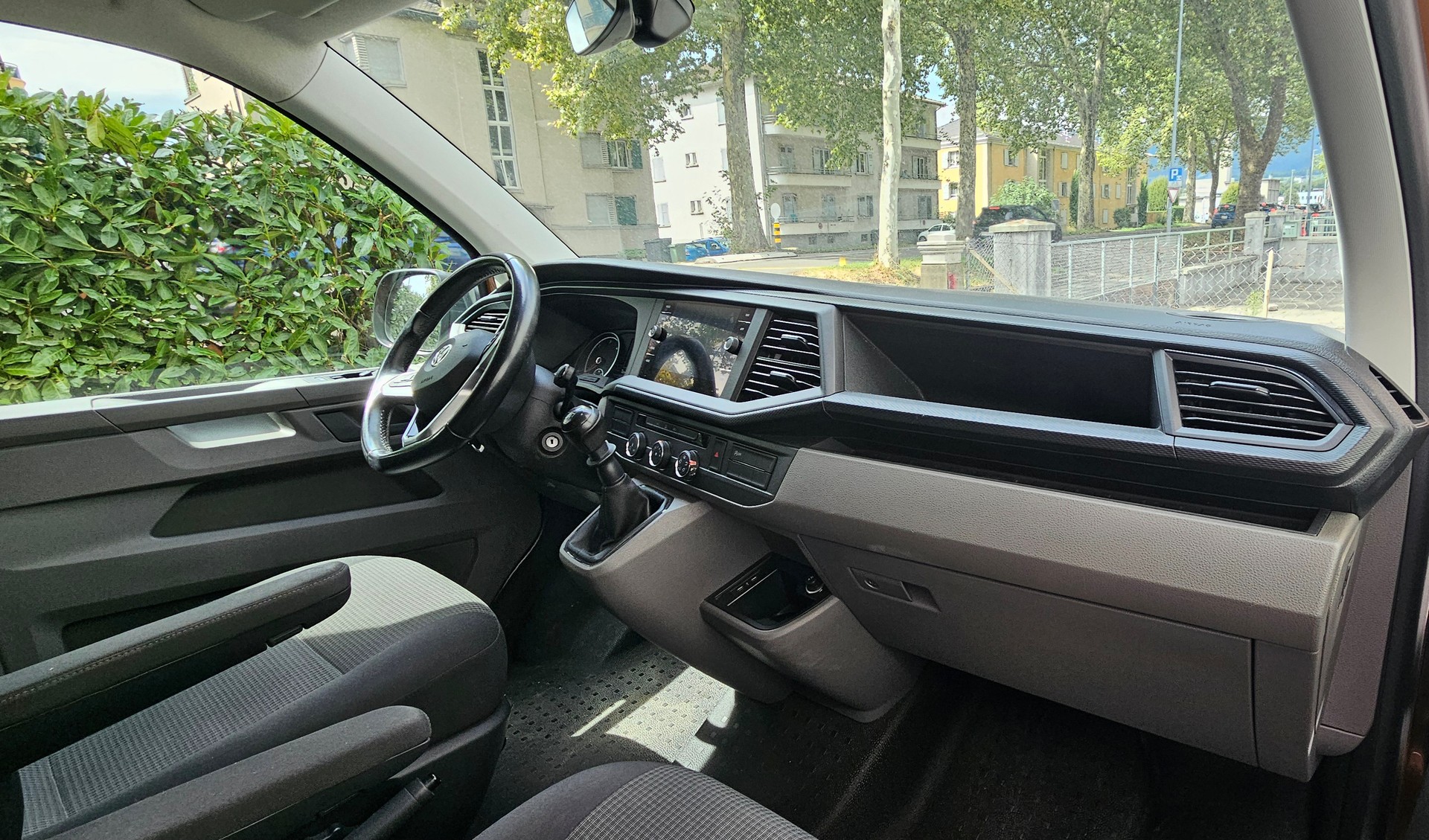 VW T6.1 2.0 TDI Entry-image-10