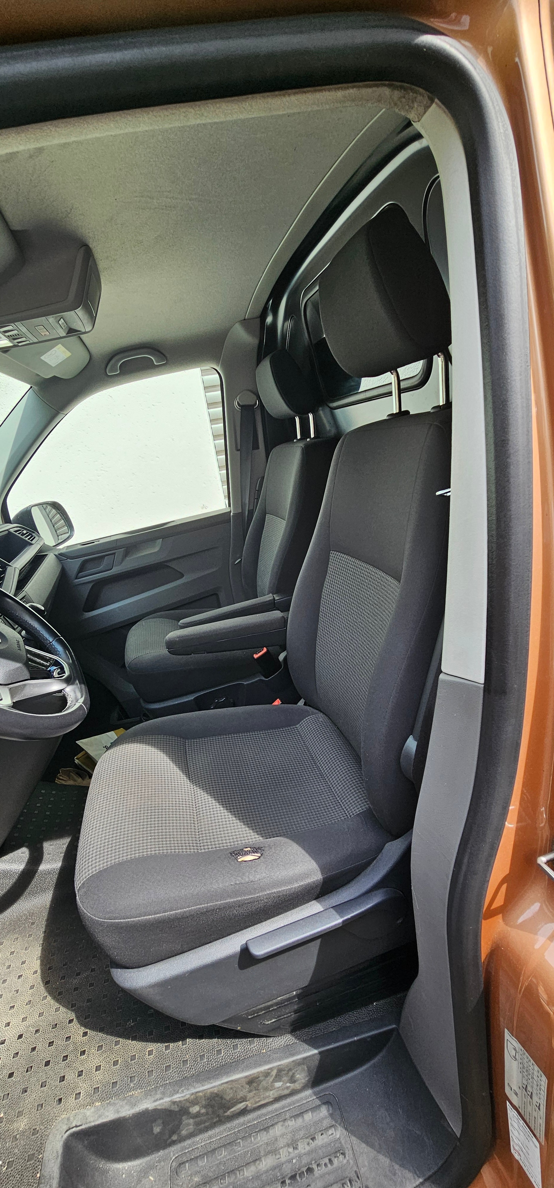 VW T6.1 2.0 TDI Entry-image-9