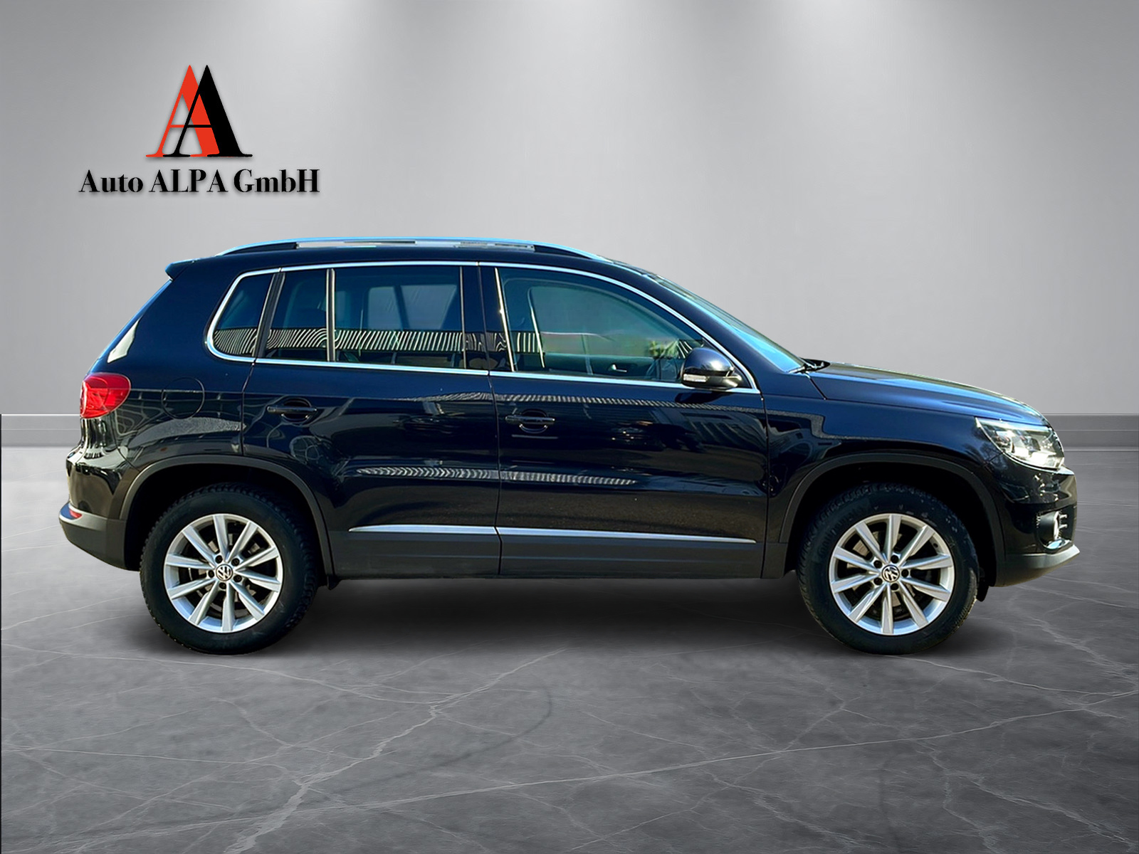 VW Tiguan 2.0 TDI BlueMotion Sport&Style 4Motion DSG-image-4