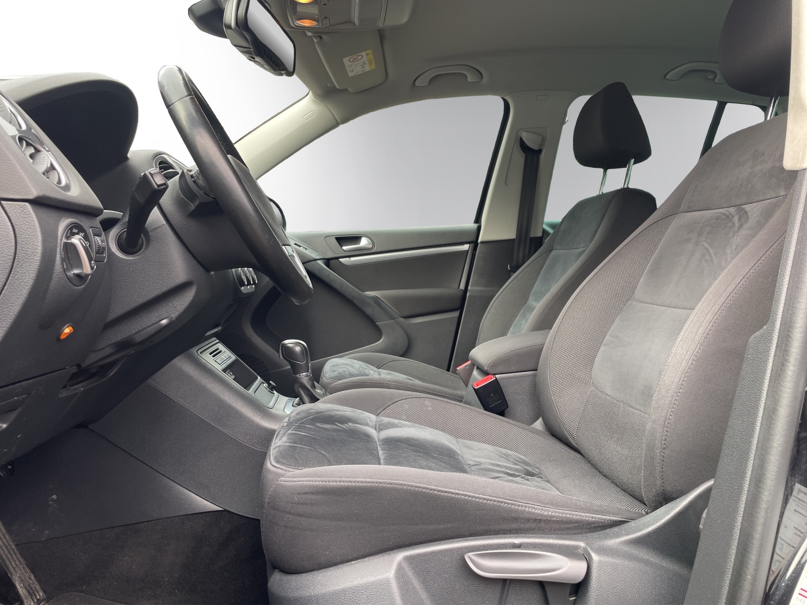VW Tiguan 2.0 TDI BlueMotion Sport&Style 4Motion DSG-image-7