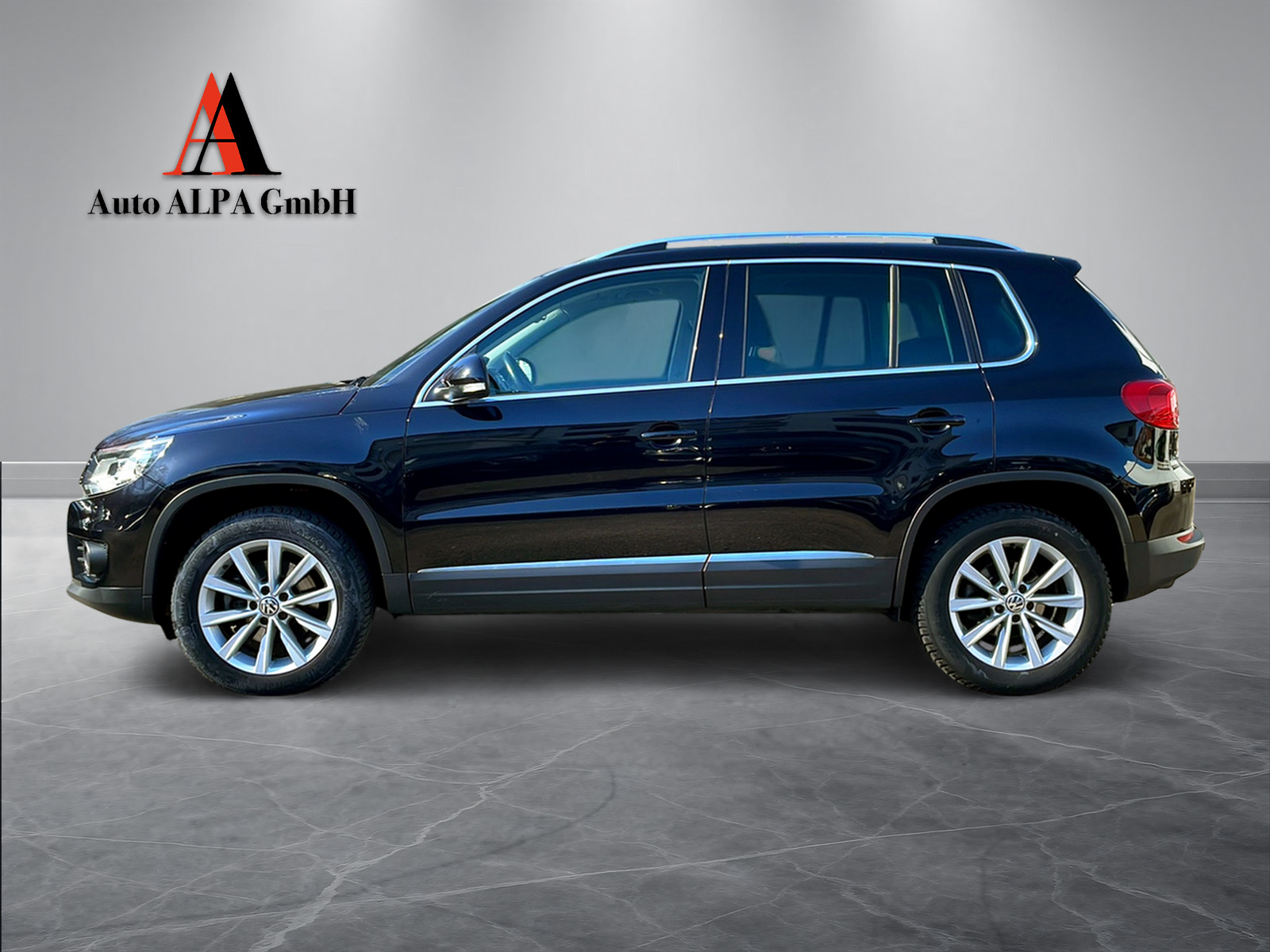 VW Tiguan 2.0 TDI BlueMotion Sport&Style 4Motion DSG-showroom-element-1