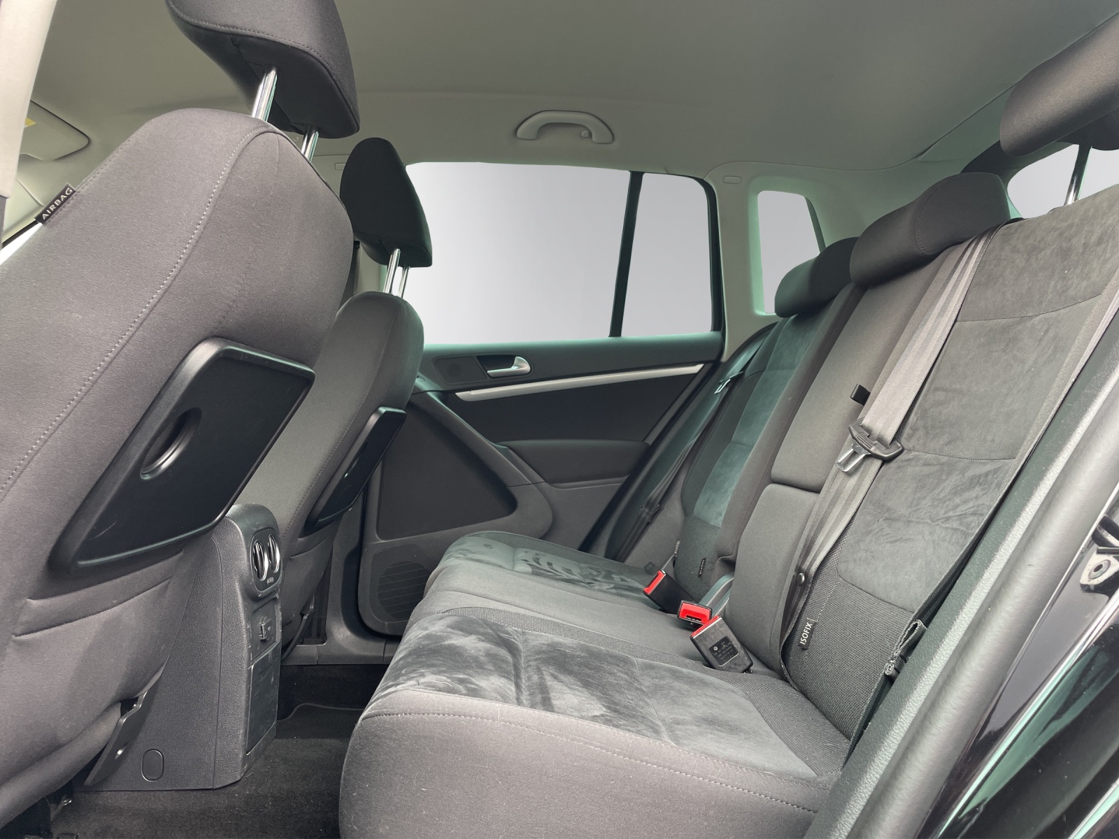 VW Tiguan 2.0 TDI BlueMotion Sport&Style 4Motion DSG-image-10