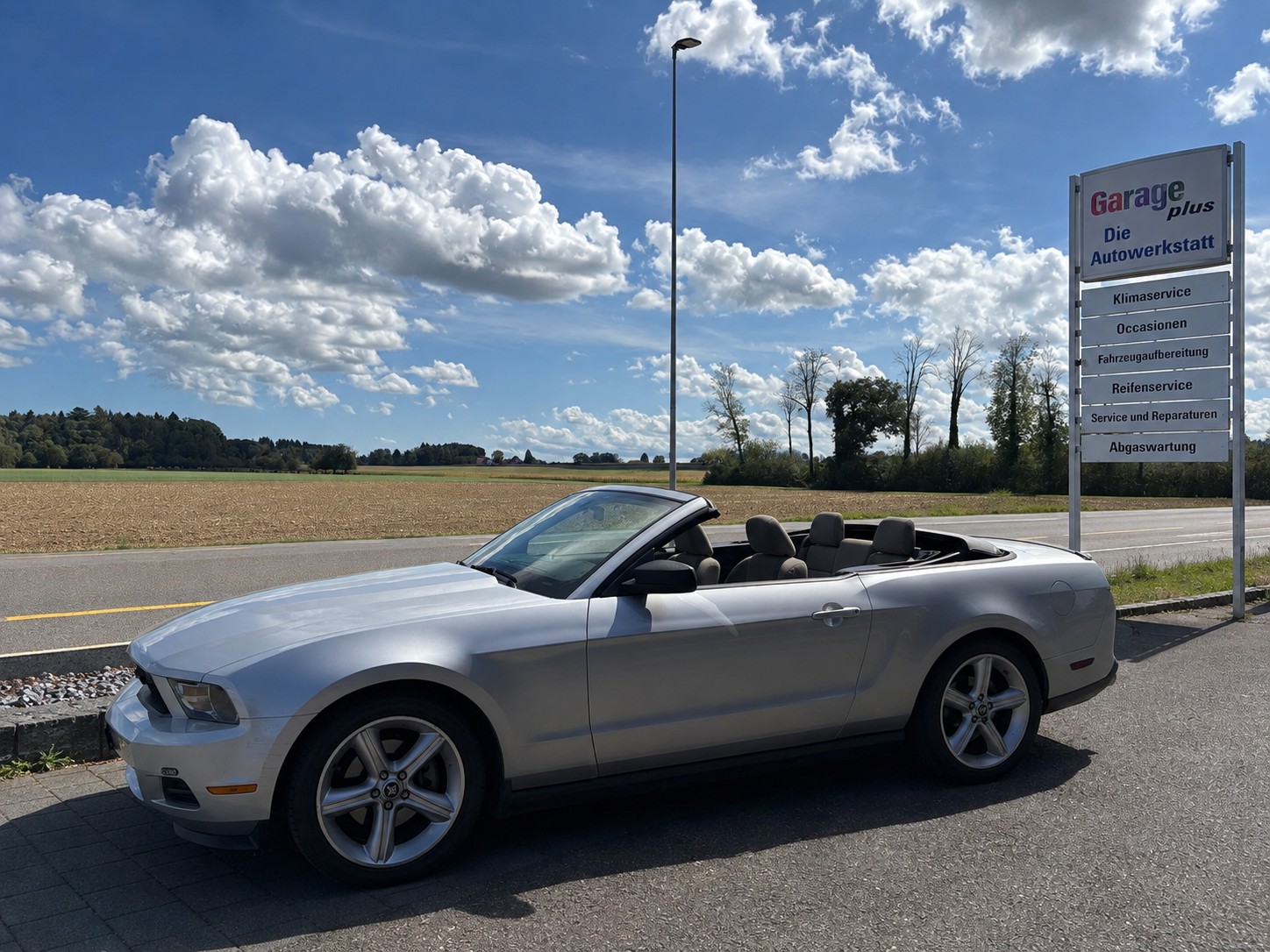 FORD MUSTANG-image-1