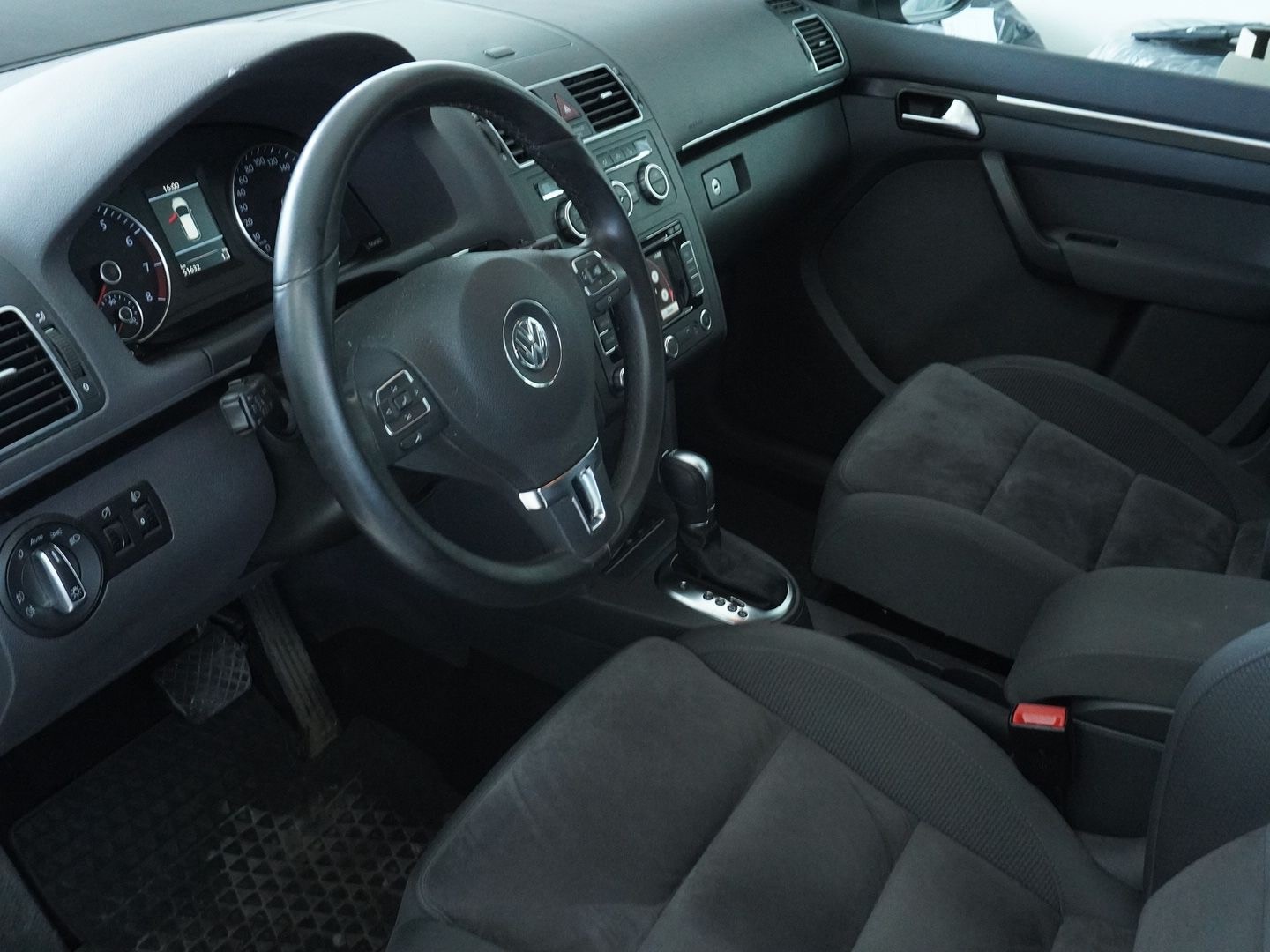 VW Touran 1.4 TSI Highline DSG-showroom-element-2