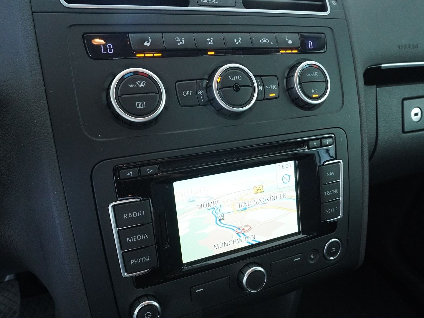 VW Touran 1.4 TSI Highline DSG-image-8