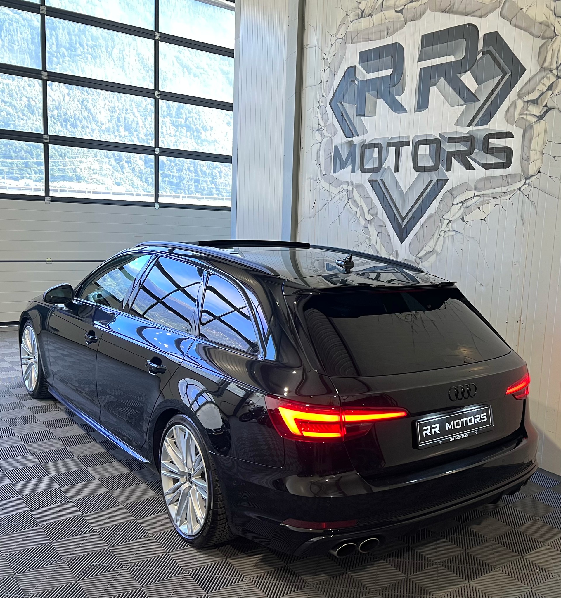 AUDI S4 Avant 3.0 TFSI quattro tiptronic-image-2