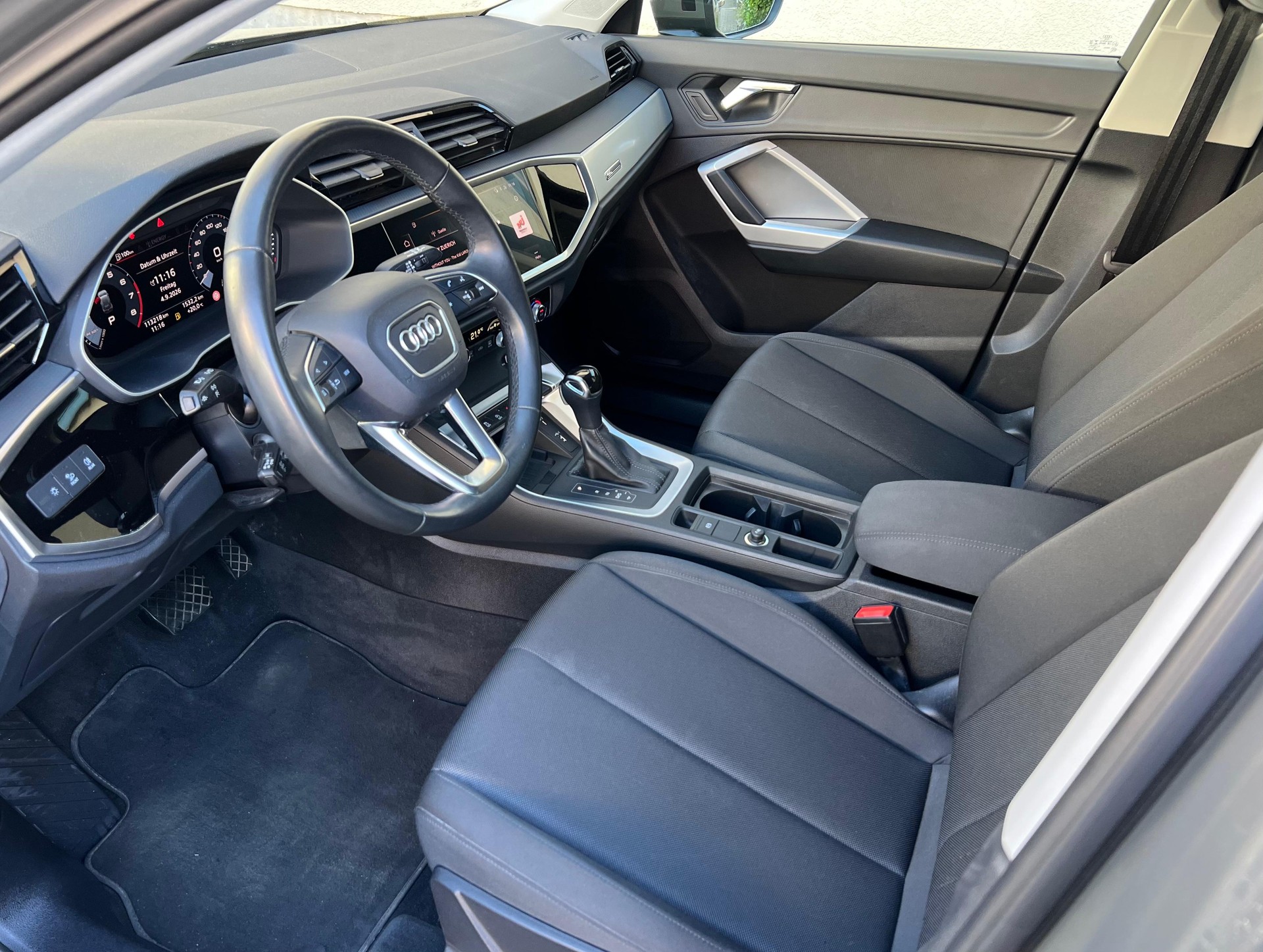 AUDI Q3 35 TFSI S-tronic-image-8