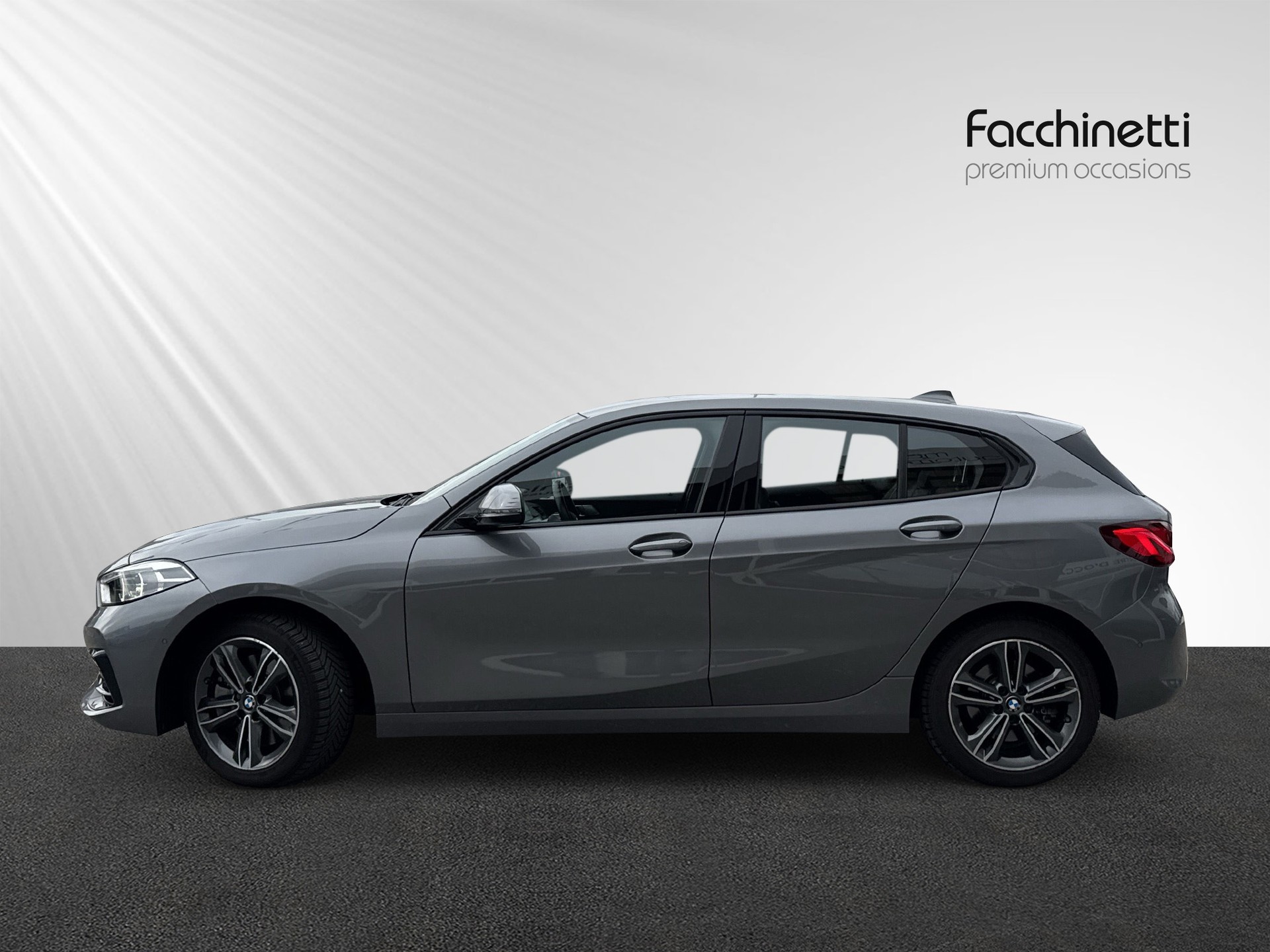 BMW 120i Sport Line Steptronic-showroom-element-1