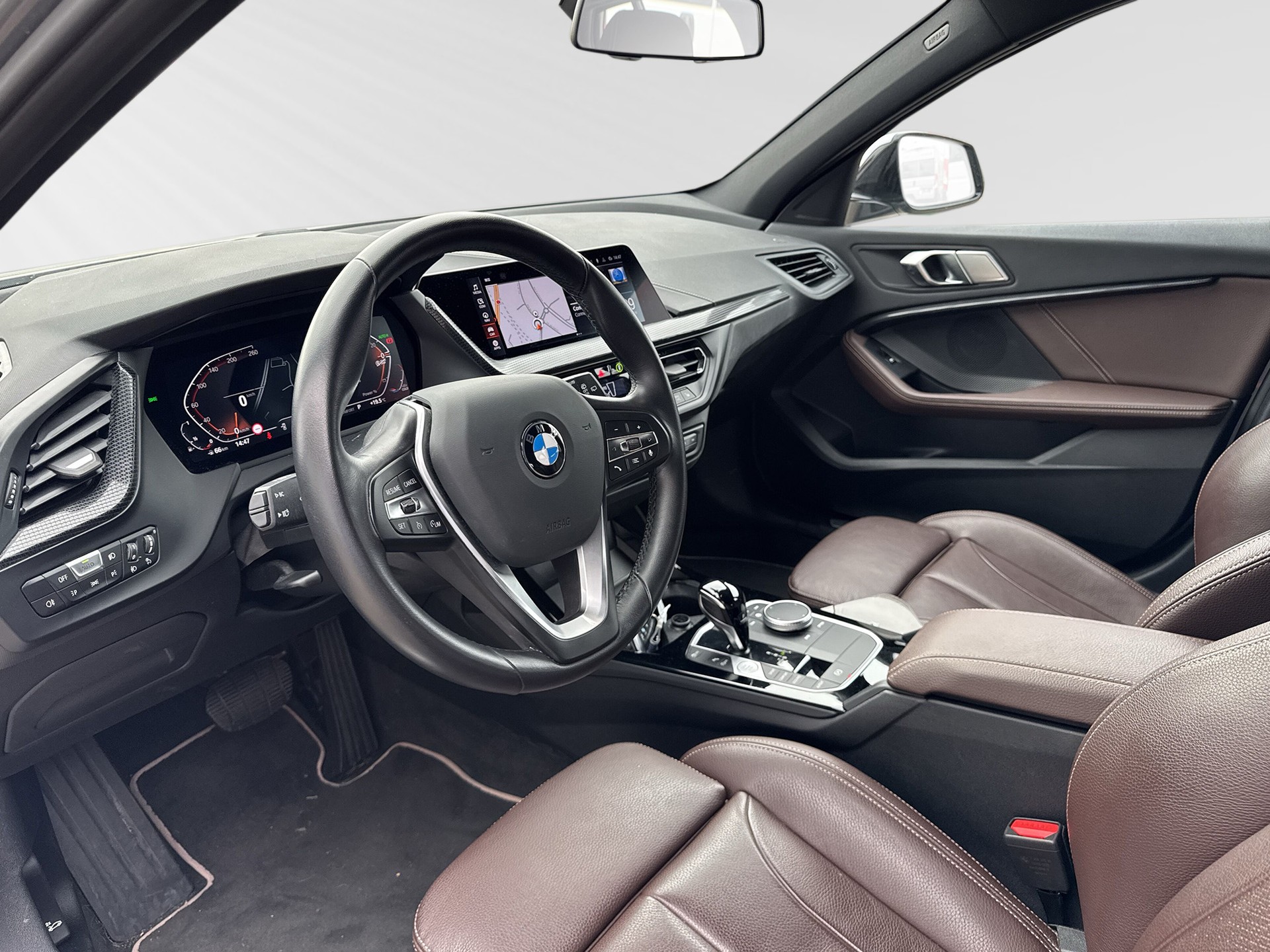 BMW 120i Sport Line Steptronic-showroom-element-3