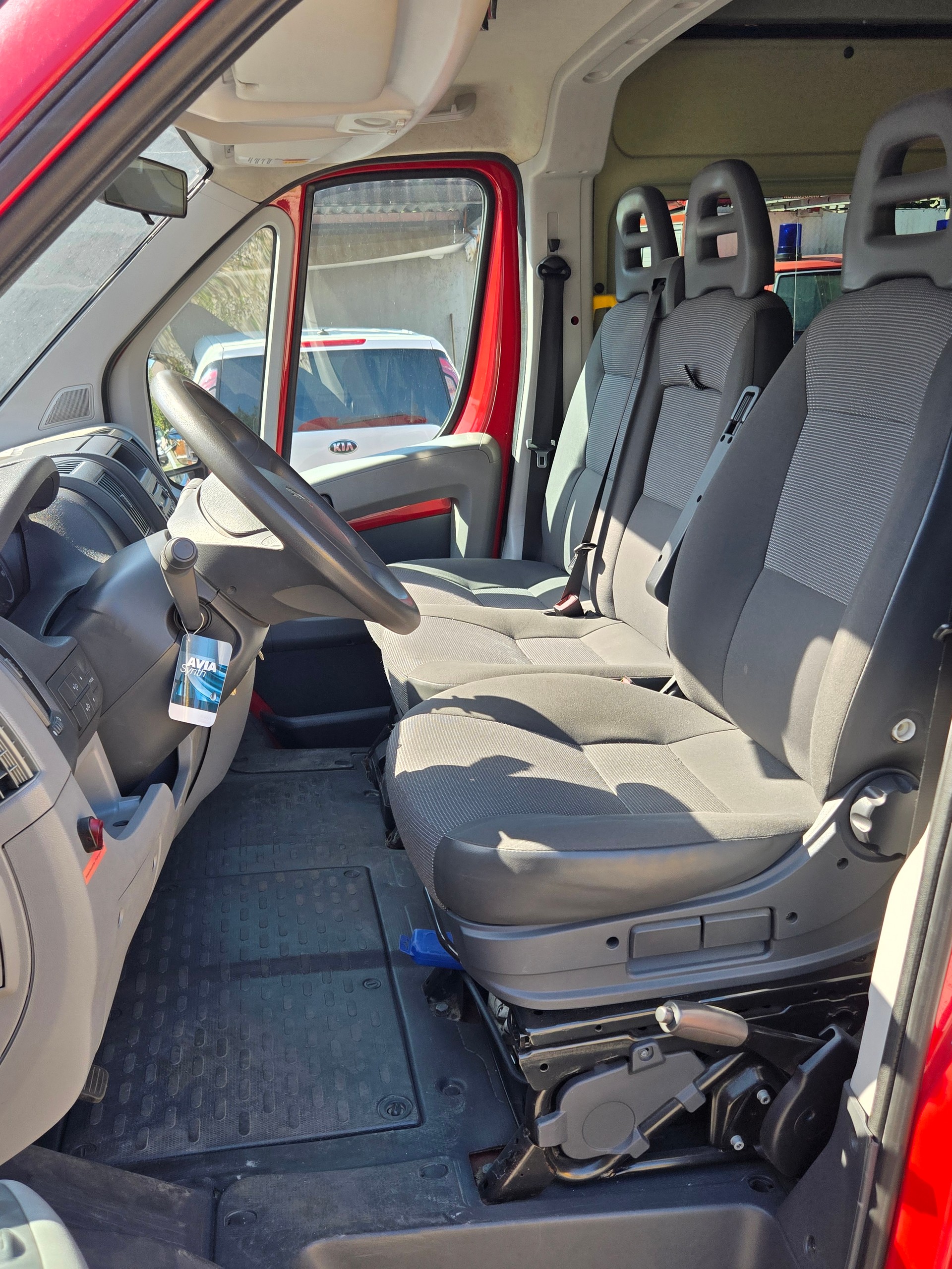 PEUGEOT Boxer 2.2 HDI 335 L3H3-image-9