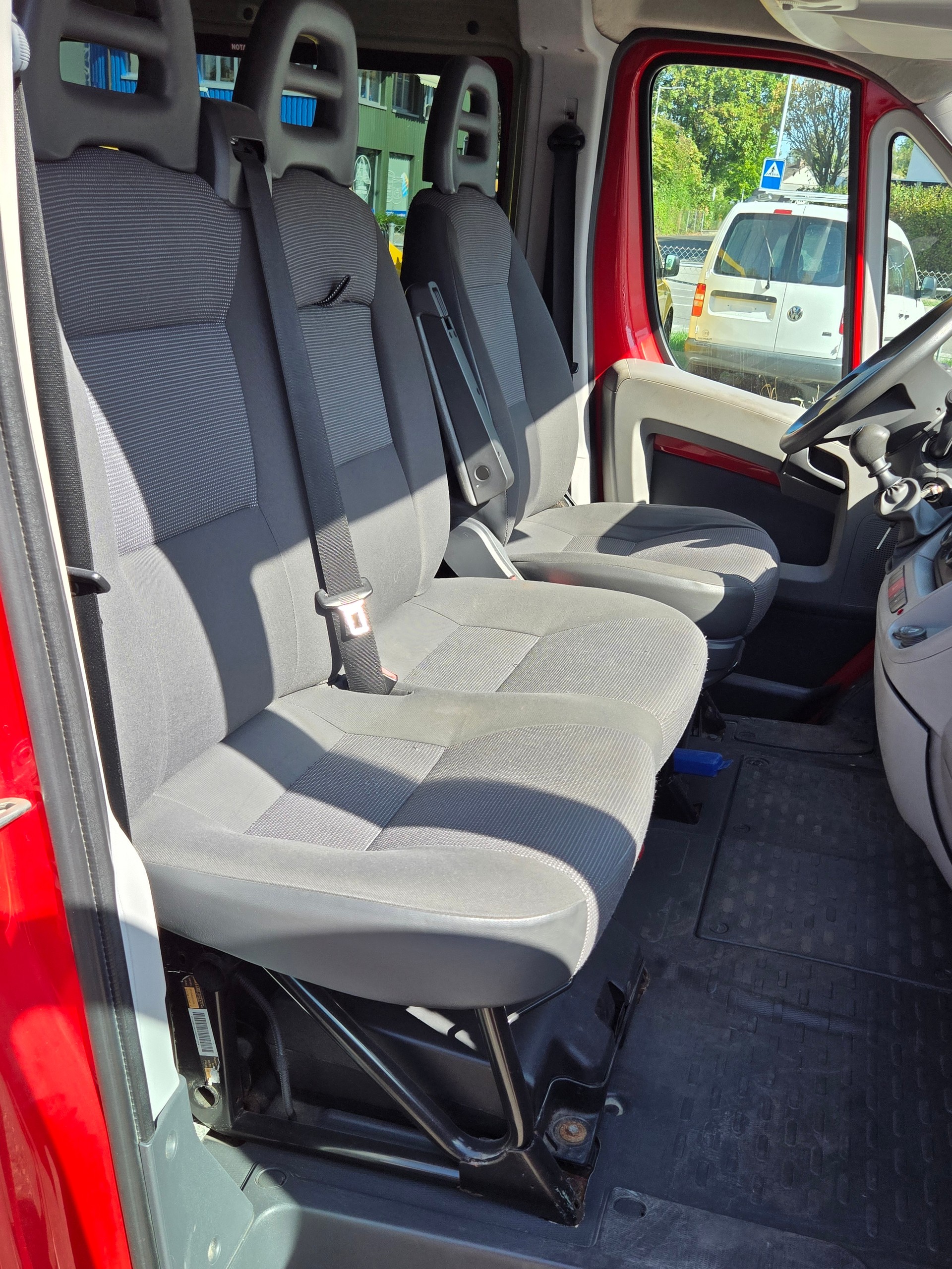 PEUGEOT Boxer 2.2 HDI 335 L3H3-image-10