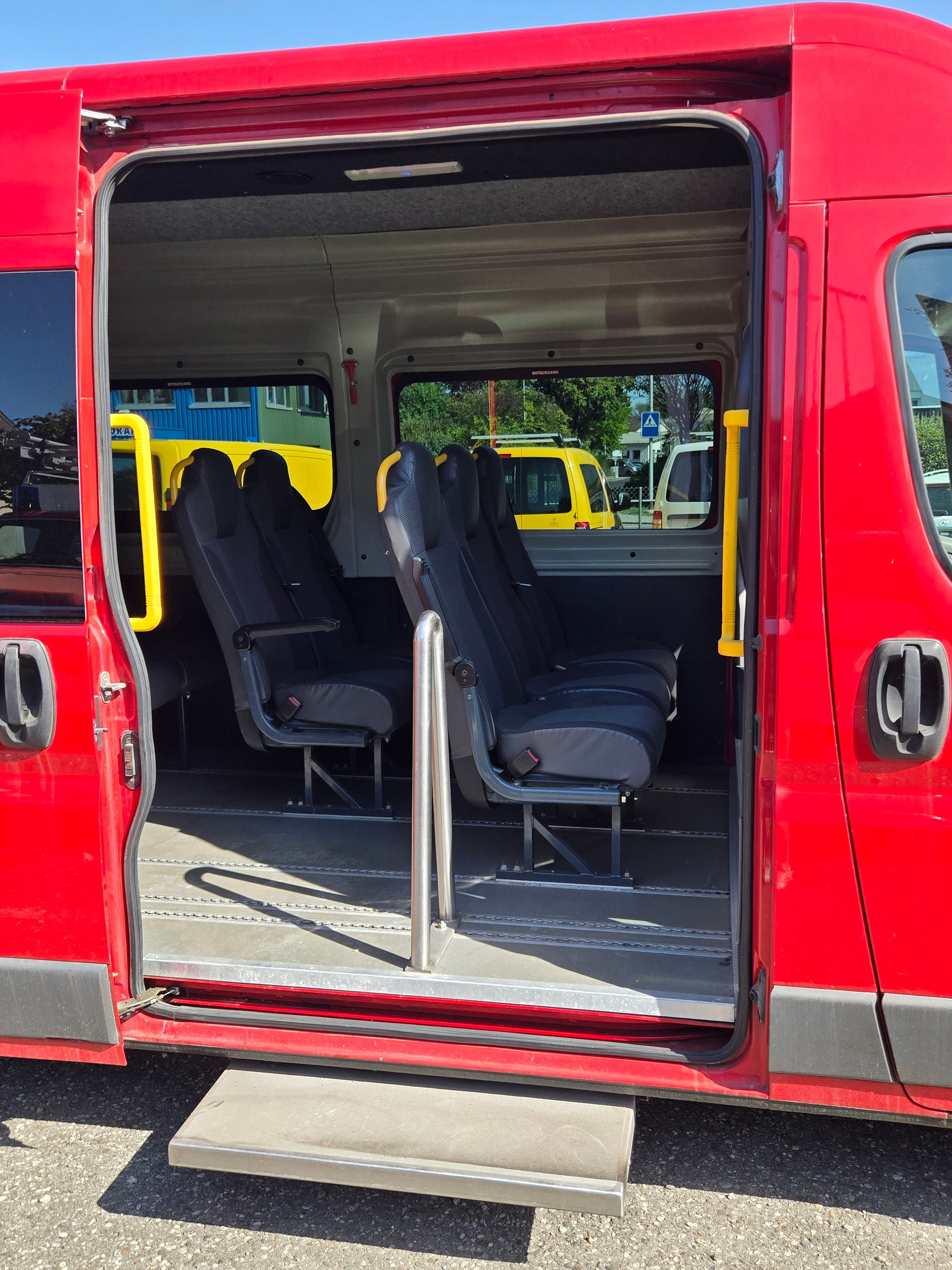 PEUGEOT Boxer 2.2 HDI 335 L3H3-image-12