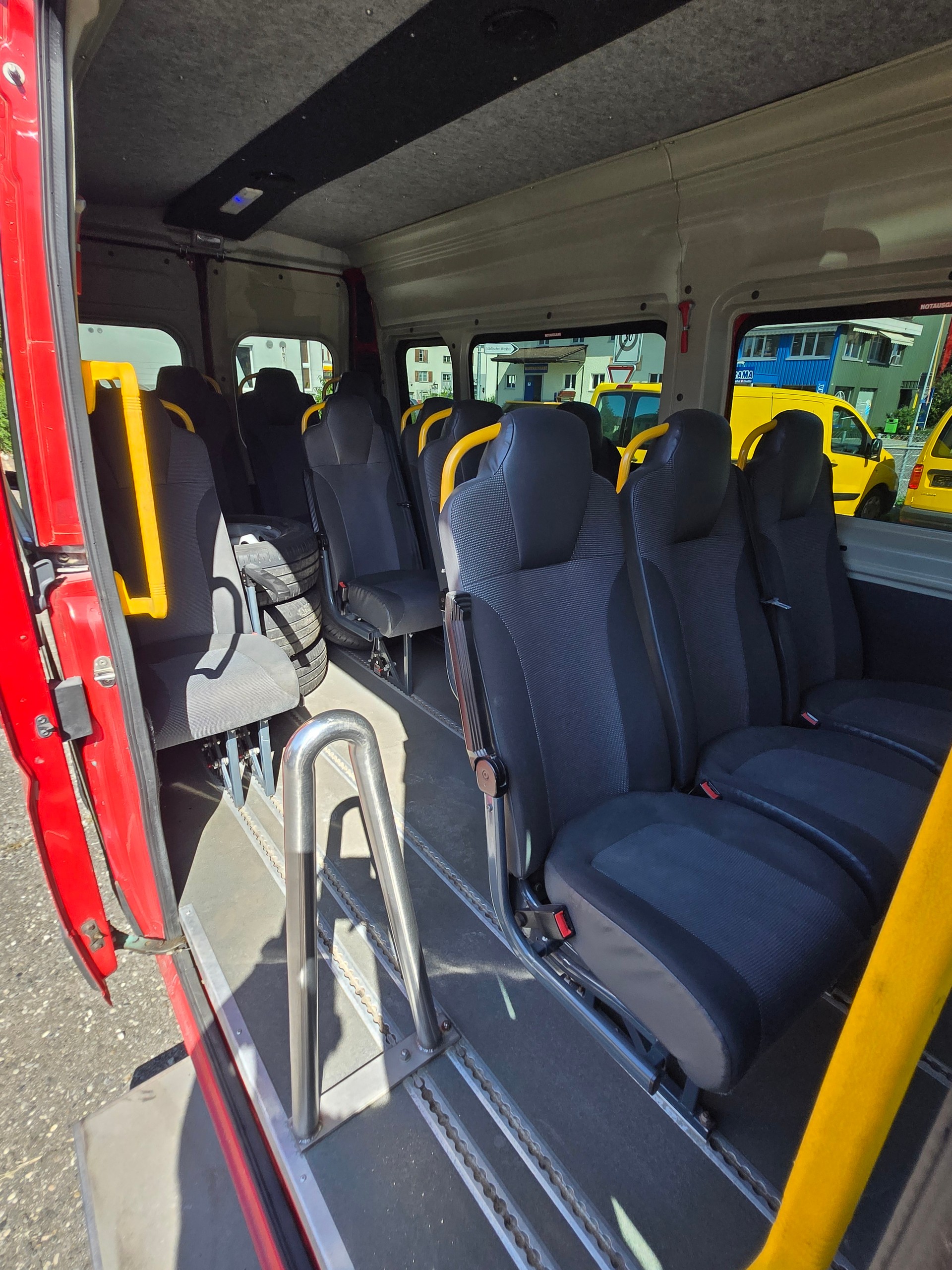 PEUGEOT Boxer 2.2 HDI 335 L3H3-image-13