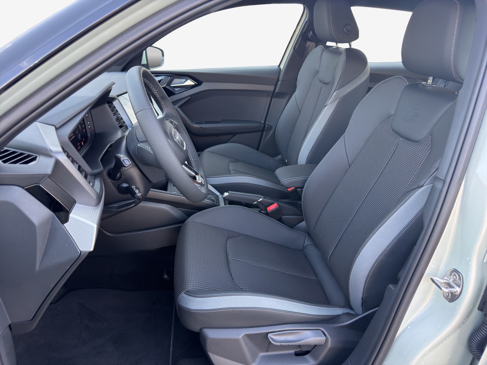 AUDI A1 Sportback 30 TFSI Attraction S-tronic-image-7